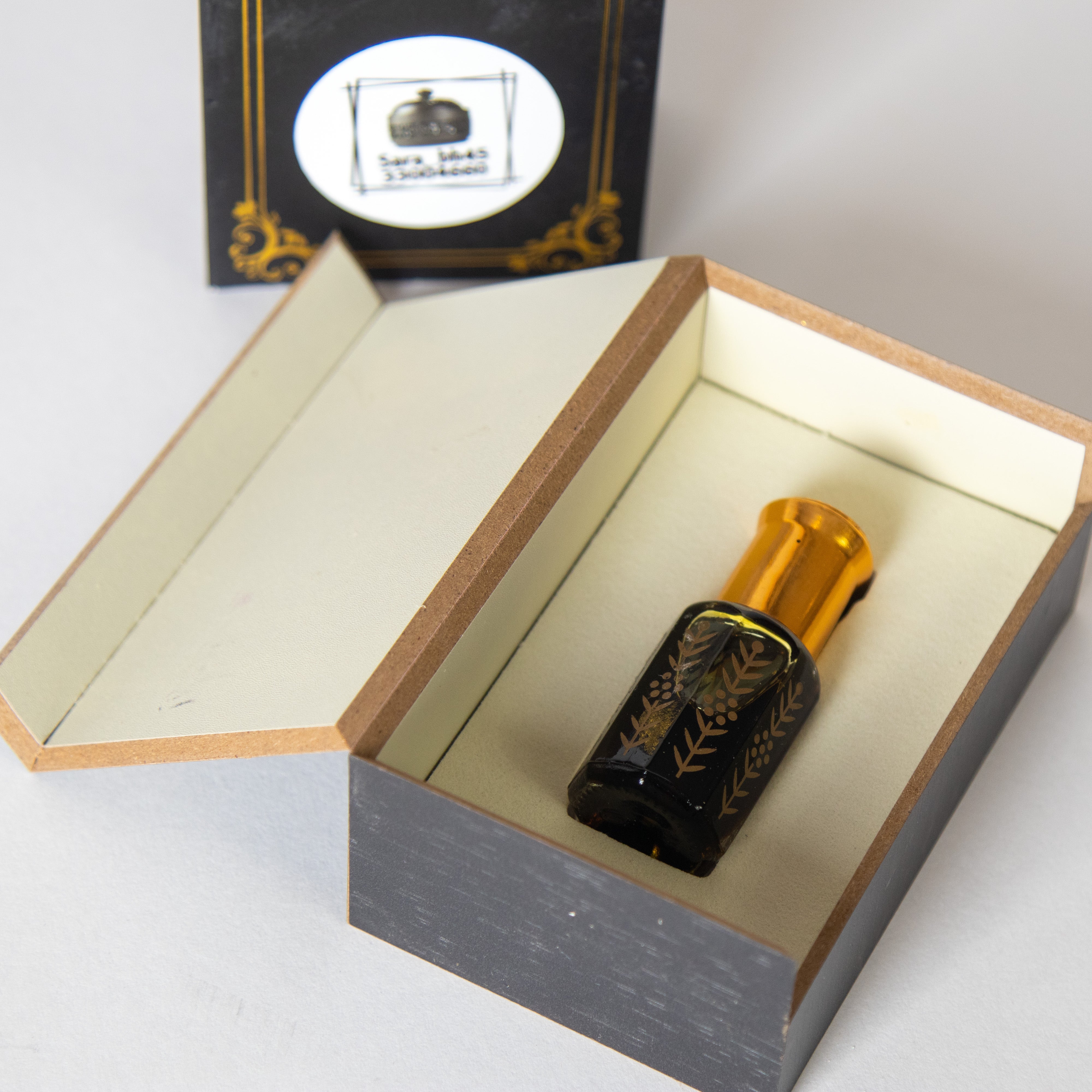 الدهن العود البورمي