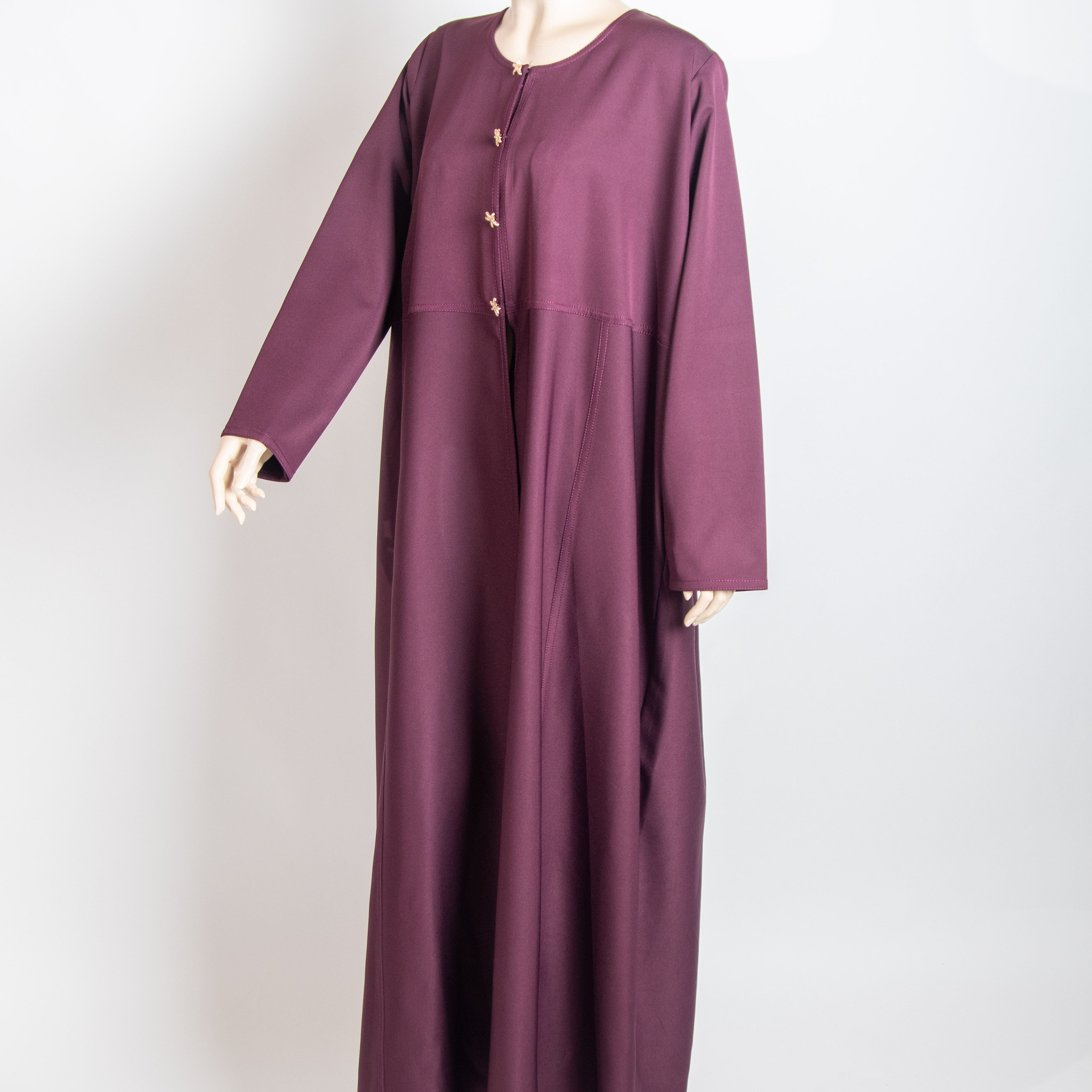 عباية مارونية بأزرار ذهبية