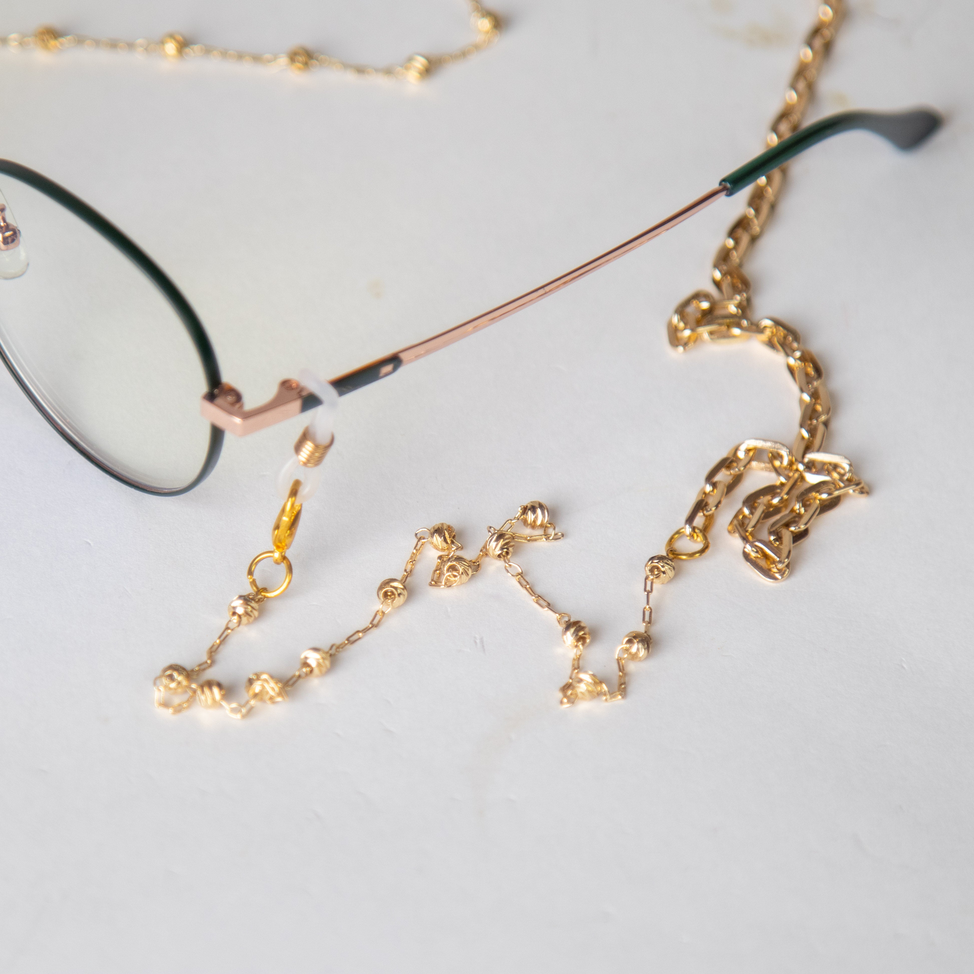 سلسلة نظارة ذهبية