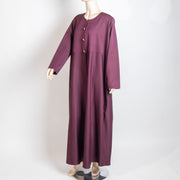 عباية مارونية بأزرار ذهبية