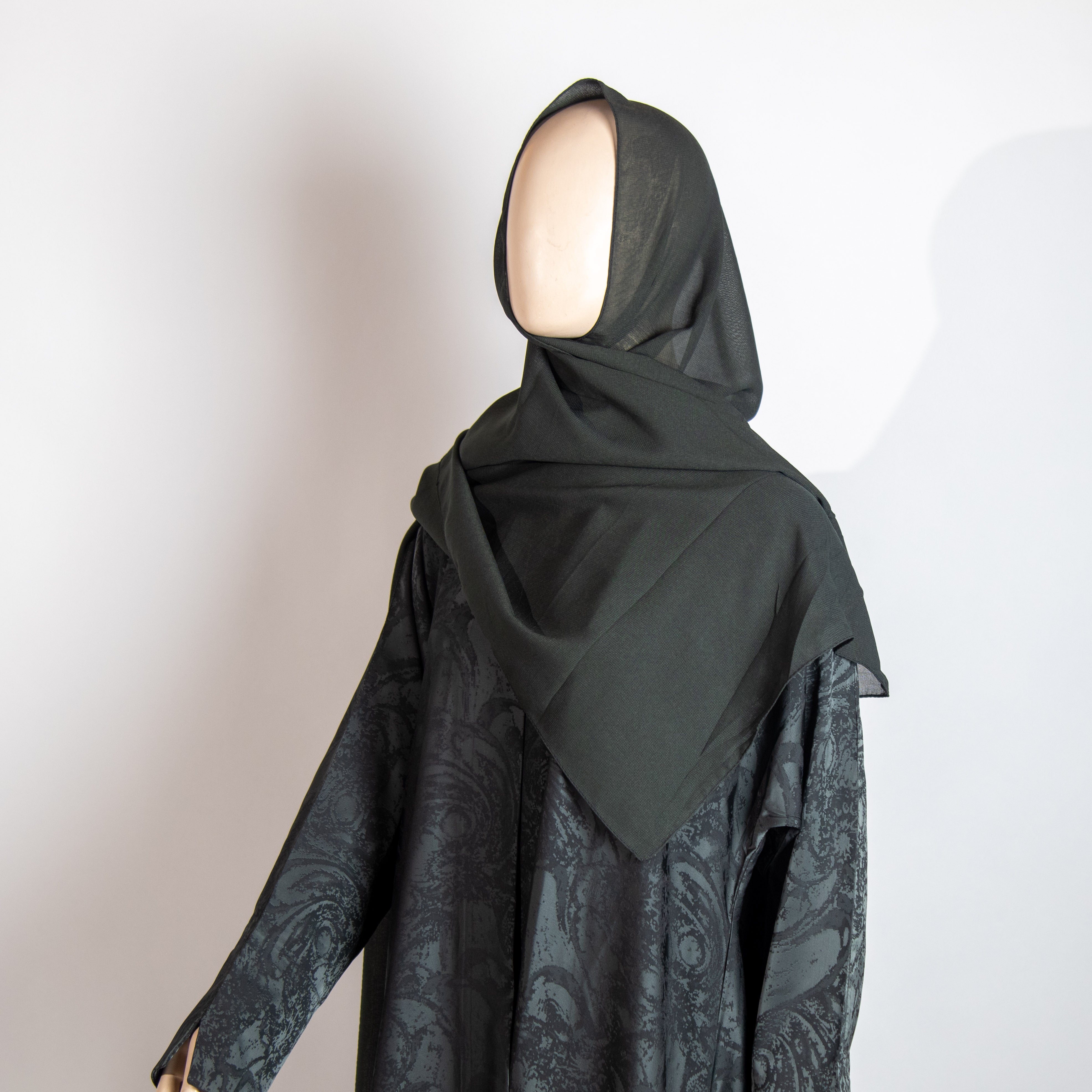 عباية وشيله منقوش زيتي