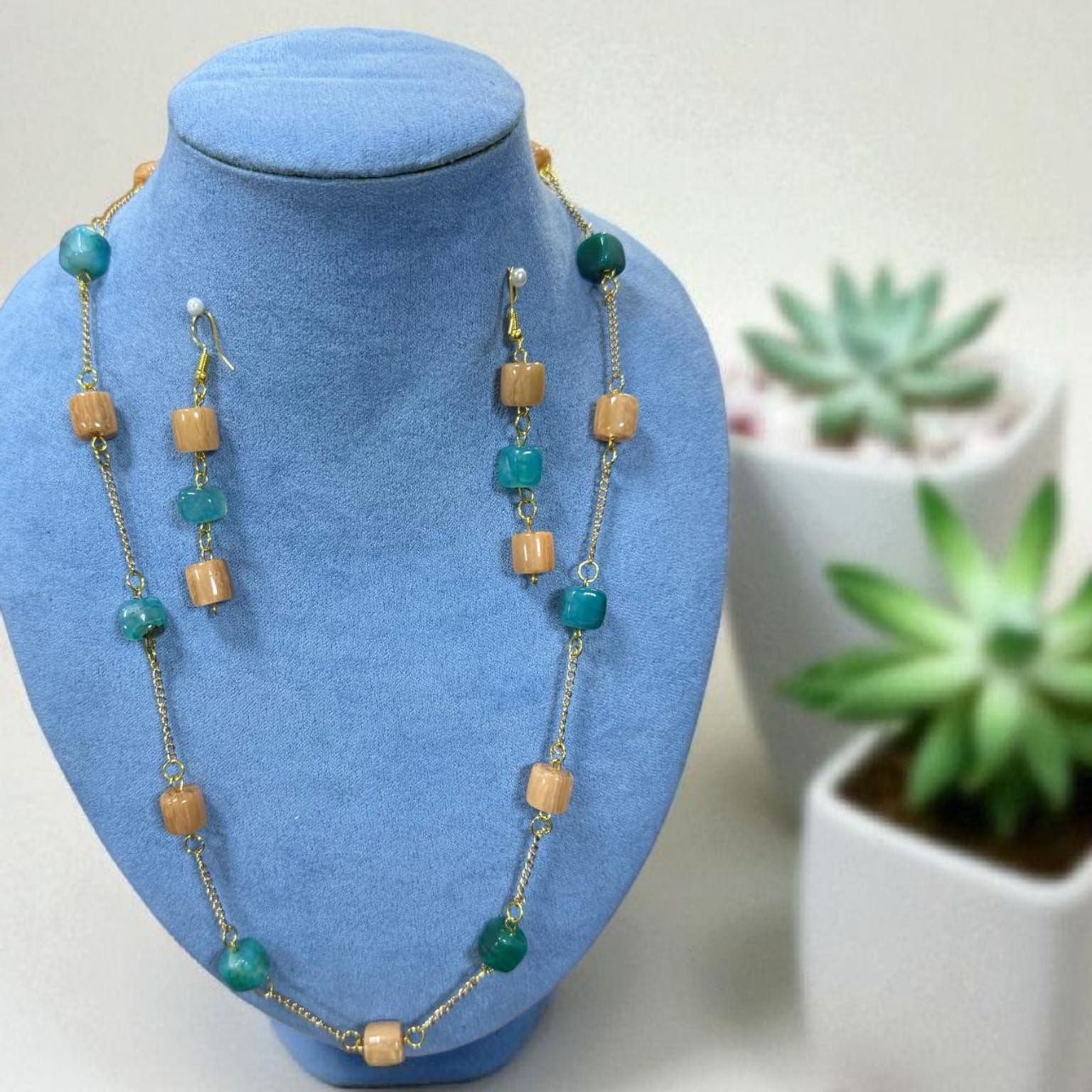 طقم عقد وحلق