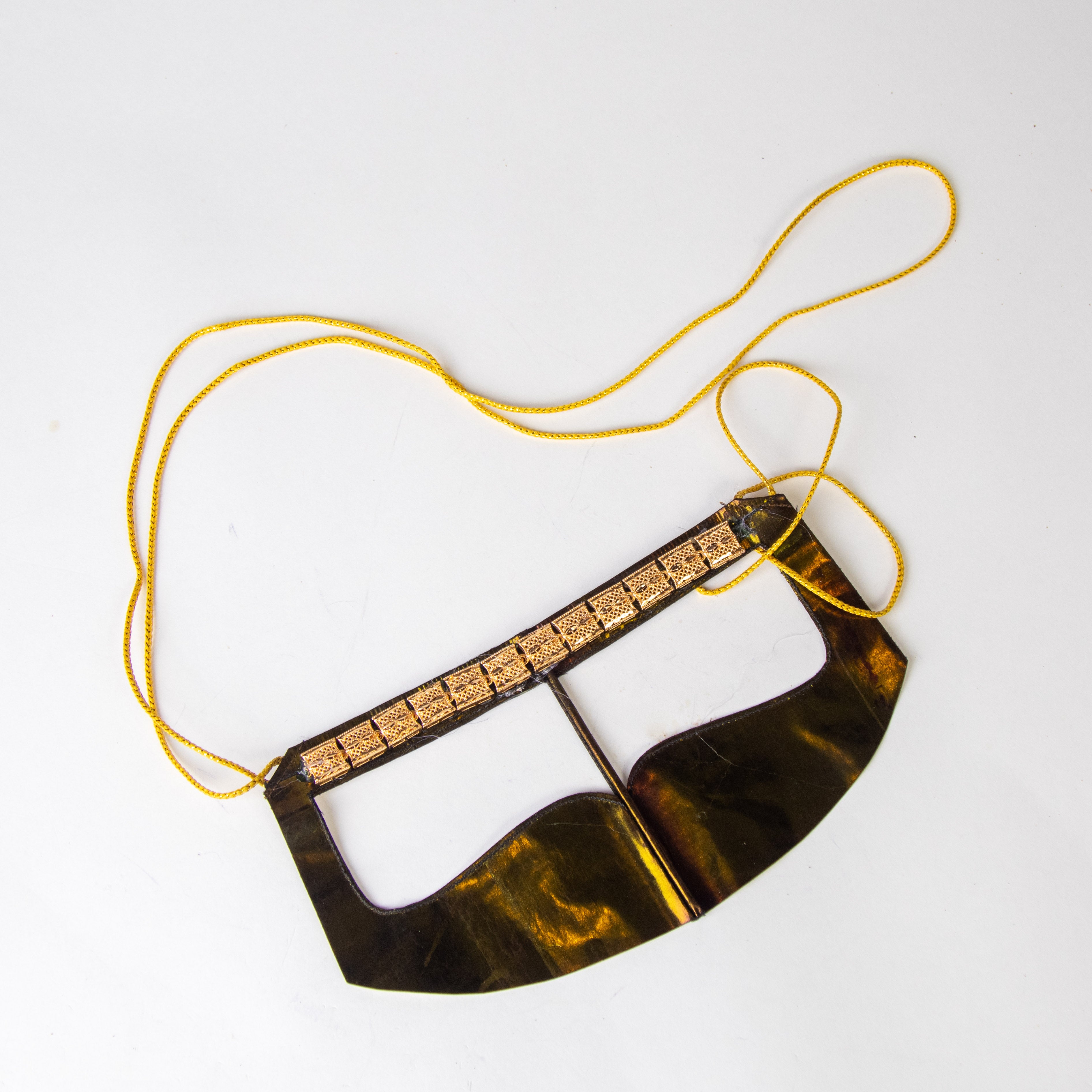 بطولة بنقشة مربعة