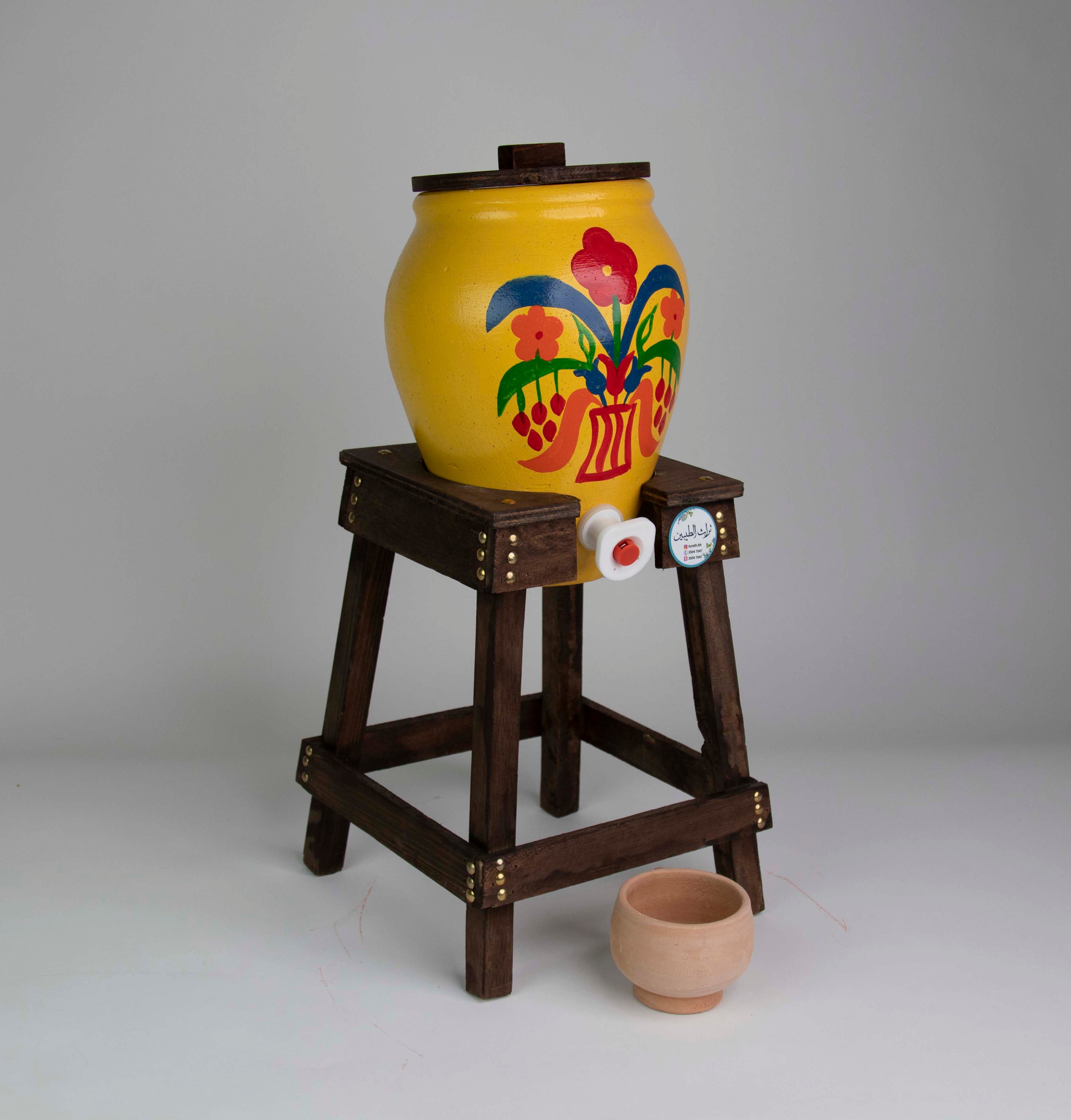 جره ماء ( الحب) ملونة