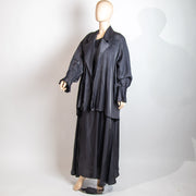 عباية رمادية مع فستان