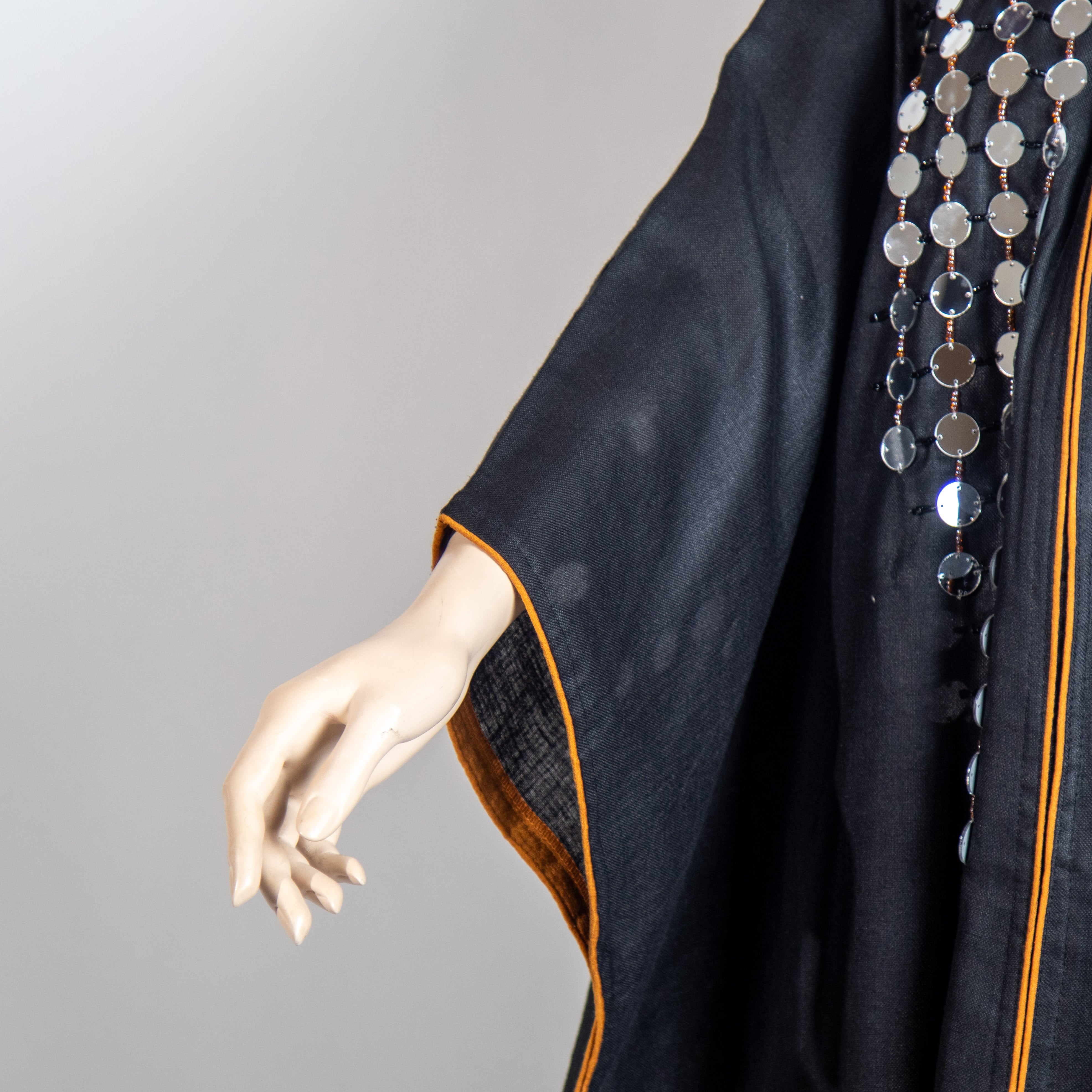 جلابية من اللينن مع مرايا