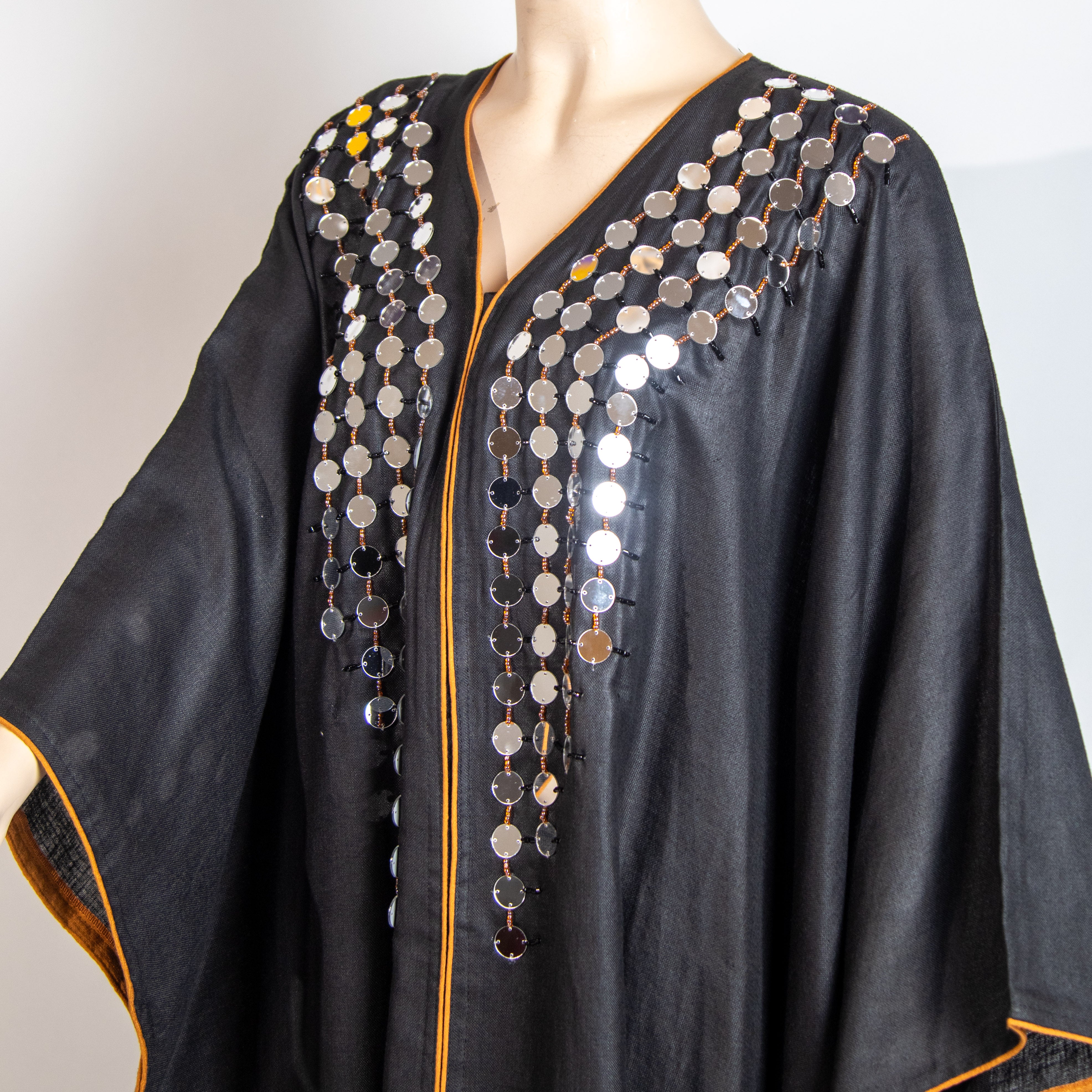 جلابية من اللينن مع مرايا