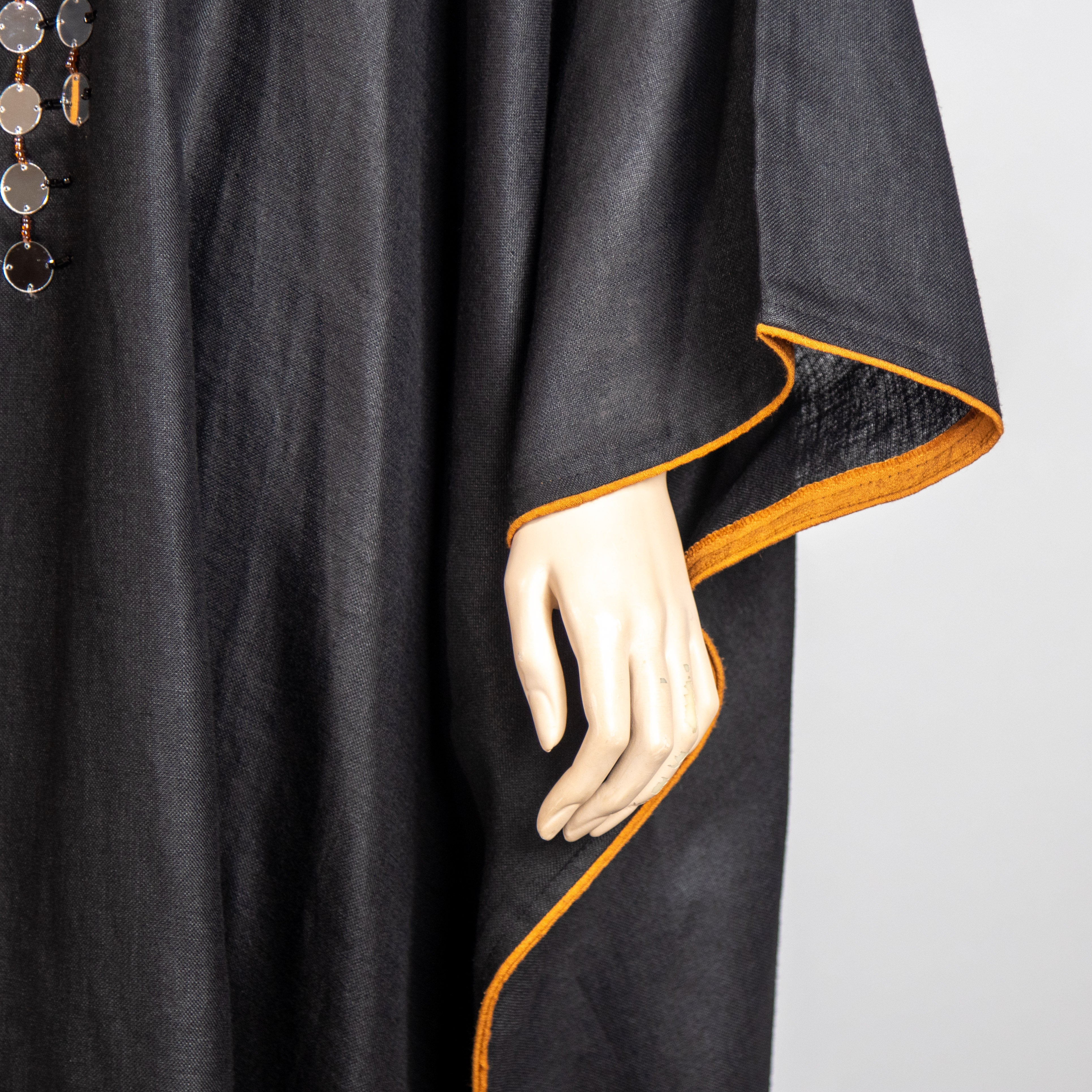 جلابية من اللينن مع مرايا