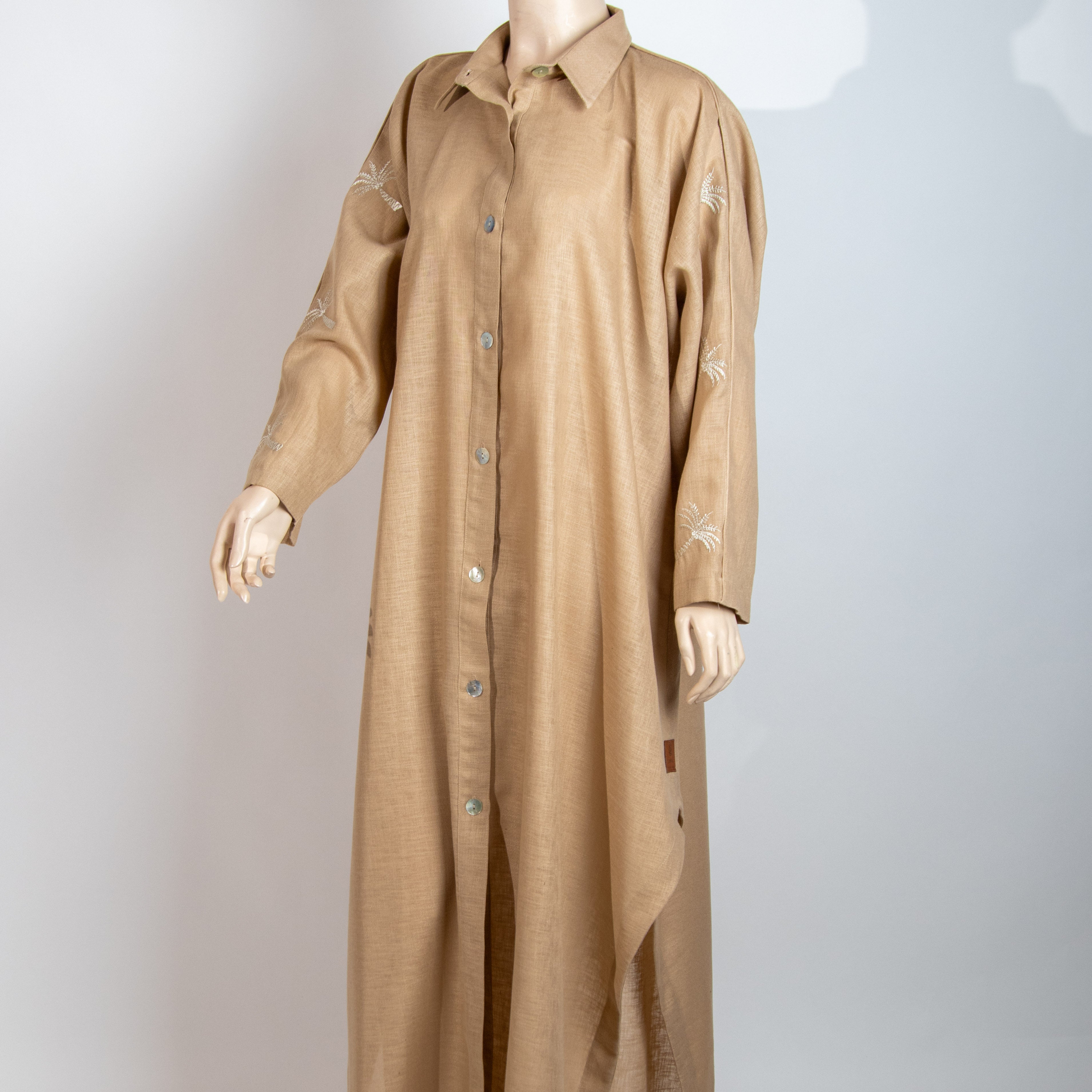 عباية بيج بتطريز يدوي