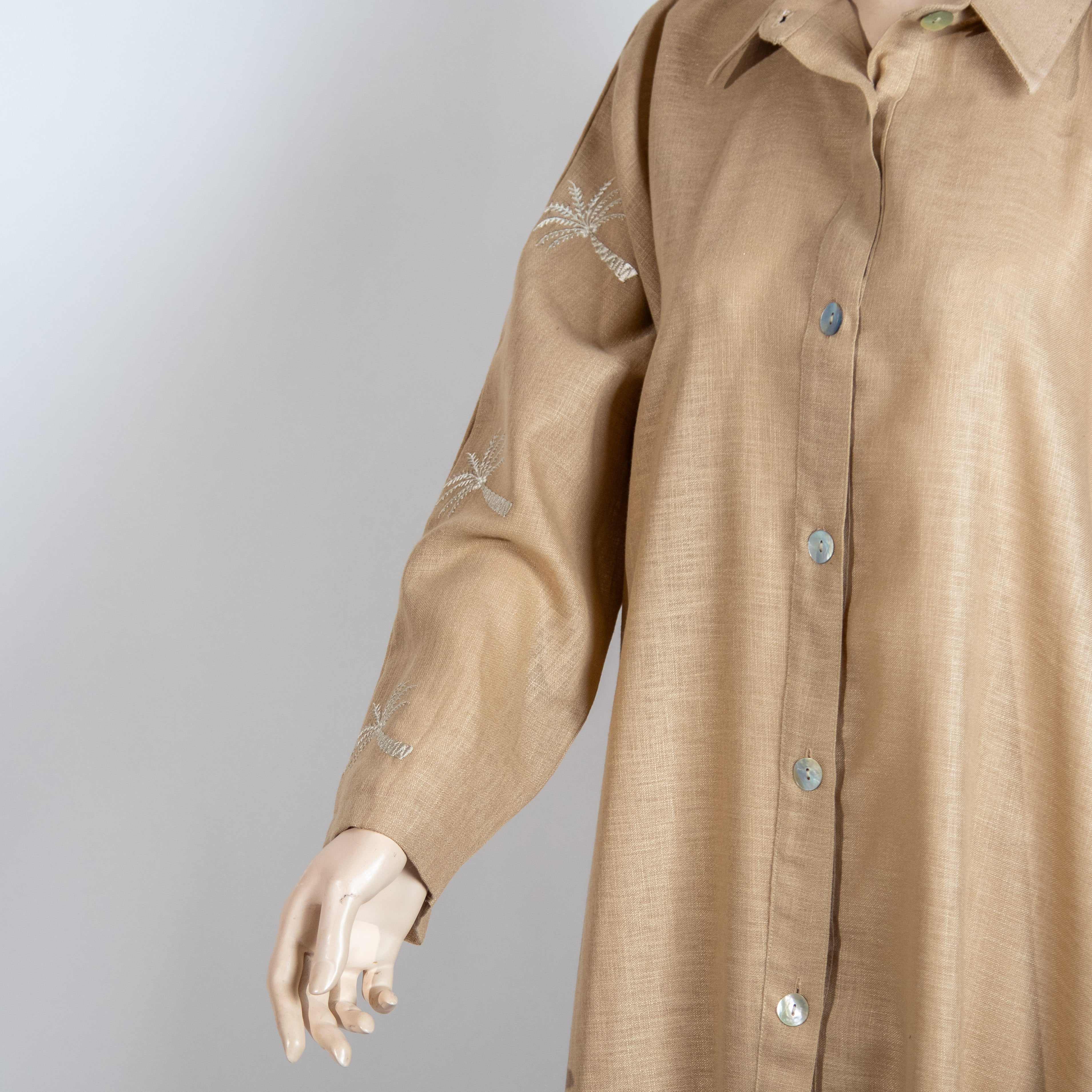 عباية بيج بتطريز يدوي