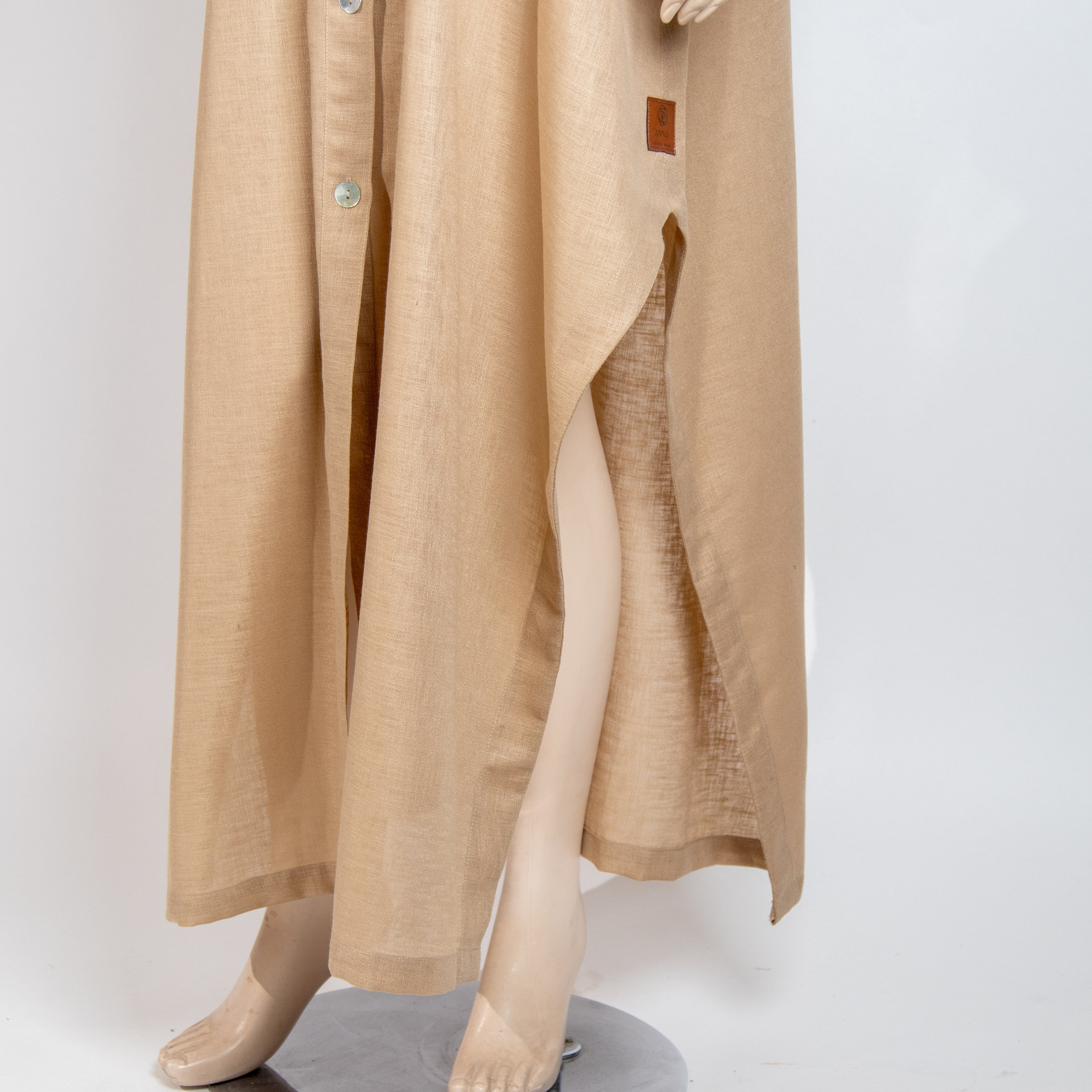 عباية بيج بتطريز يدوي