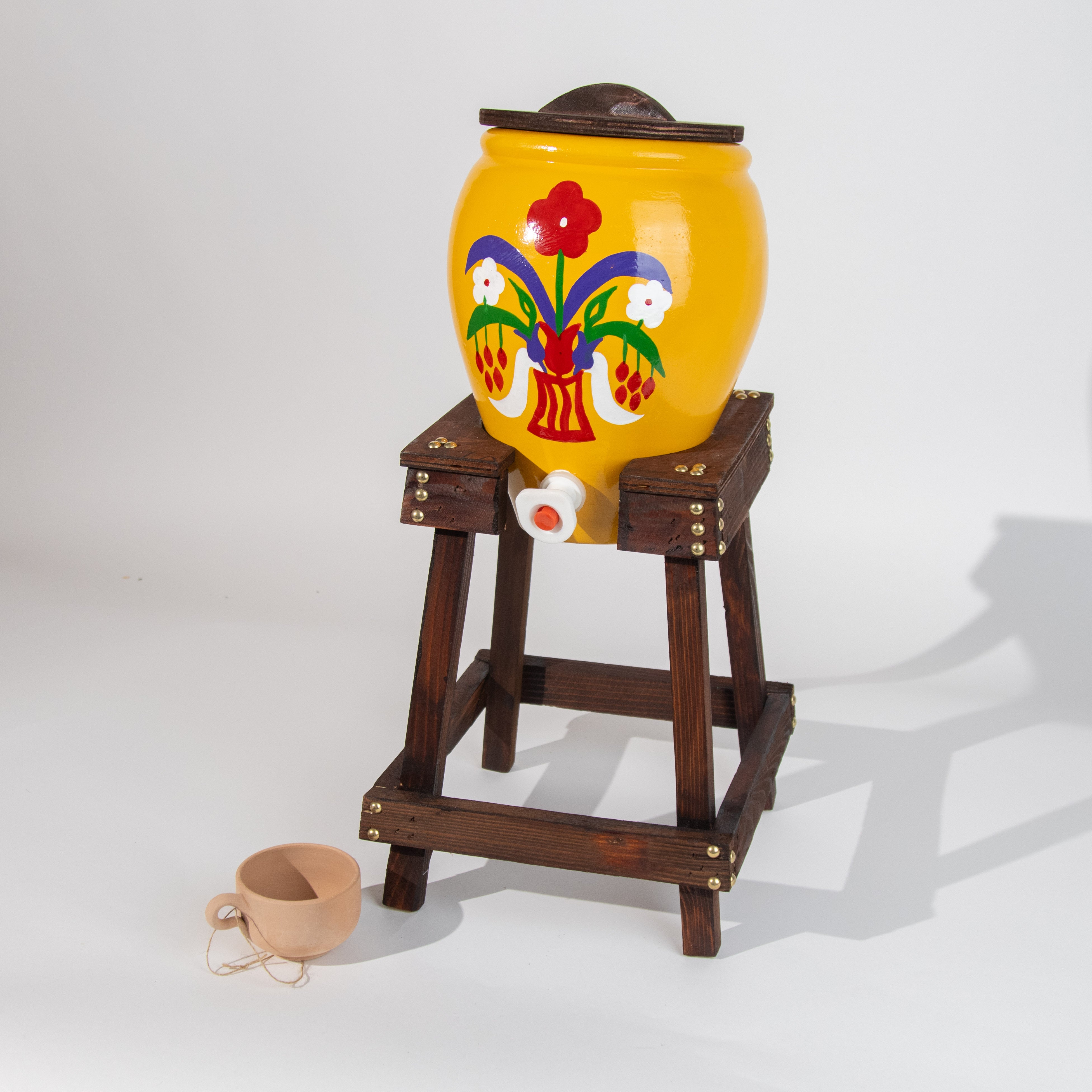 جره ماء ( الحب) ملونة