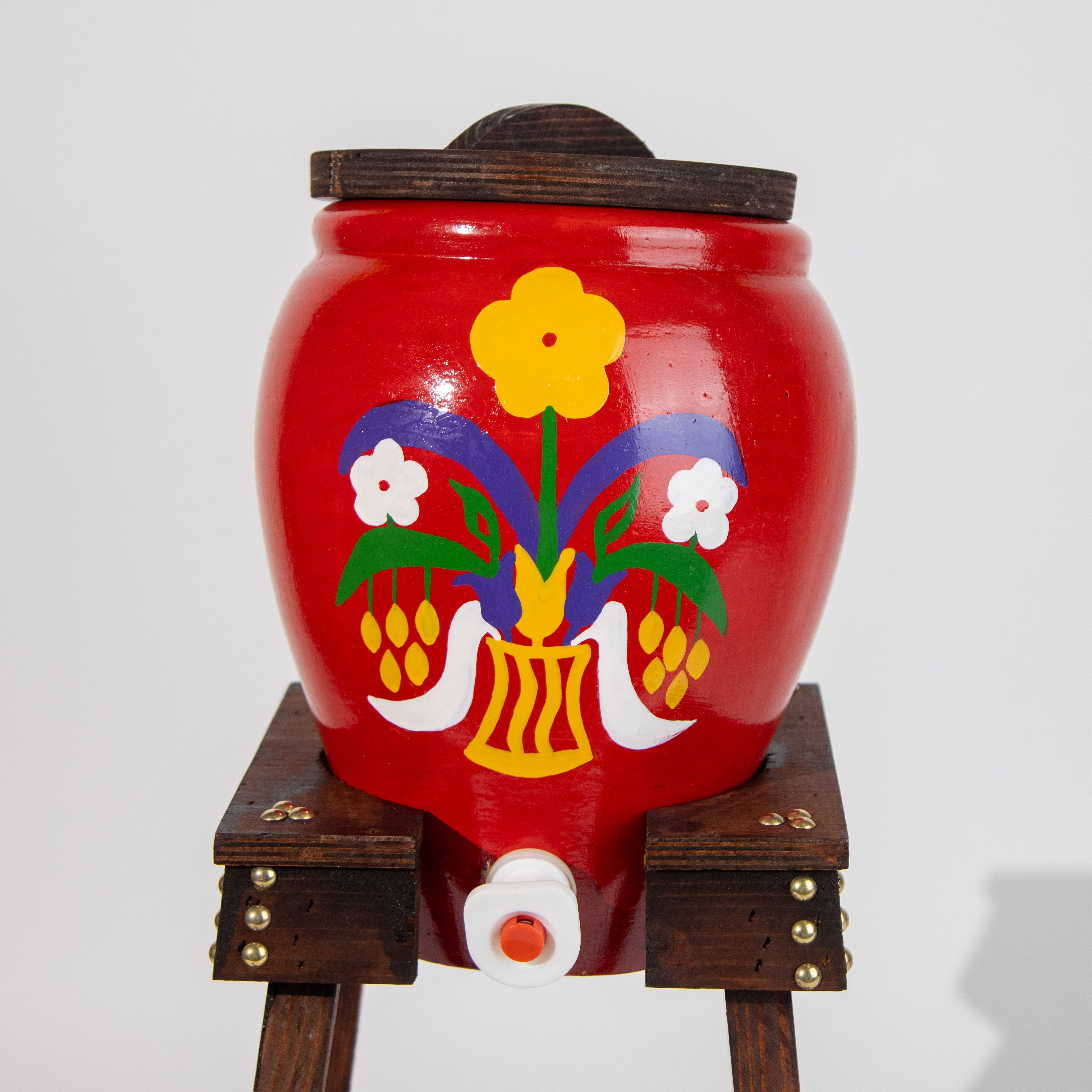 جره ماء ( الحب) ملونة