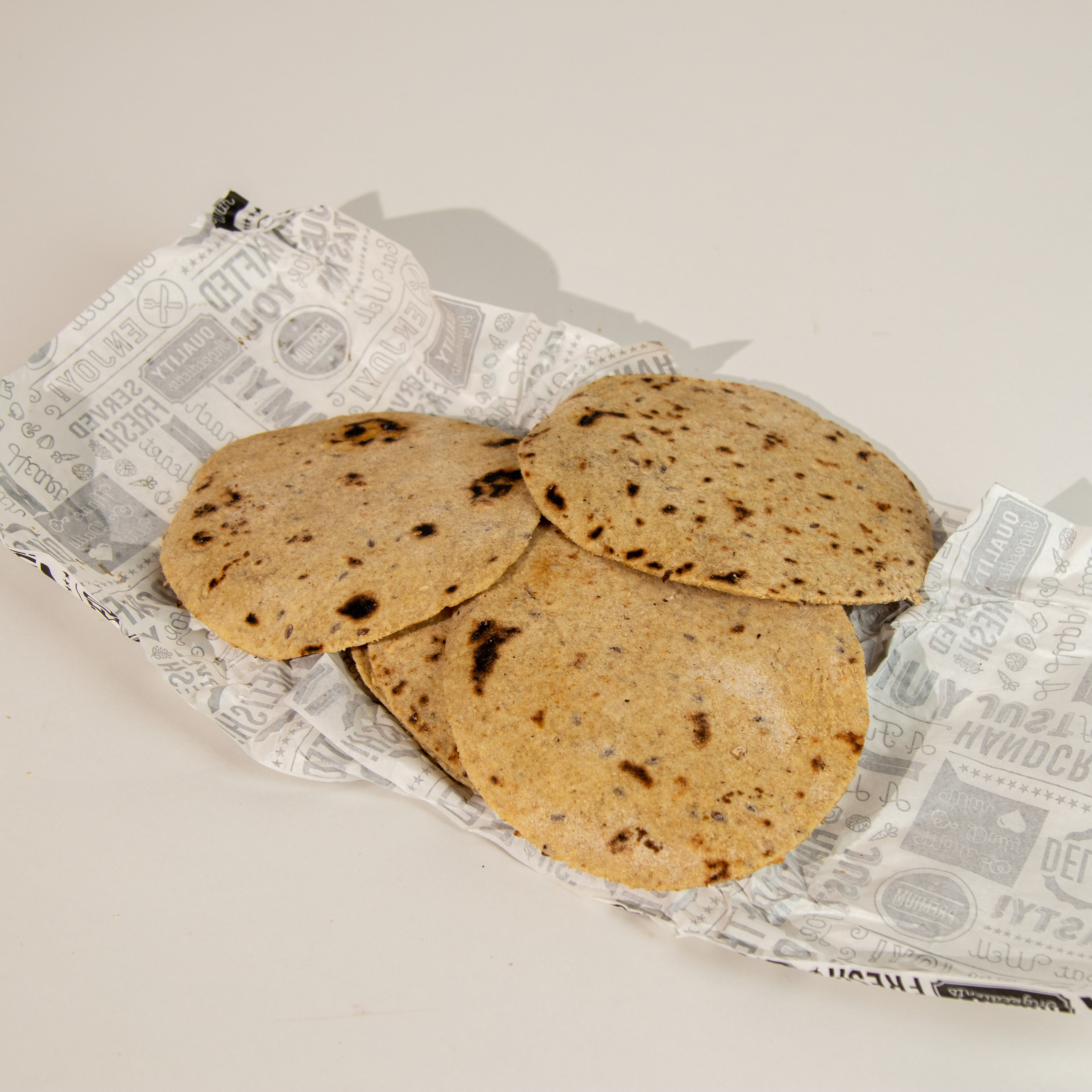 خبز شوفان وطحين أسمر بالنخاله