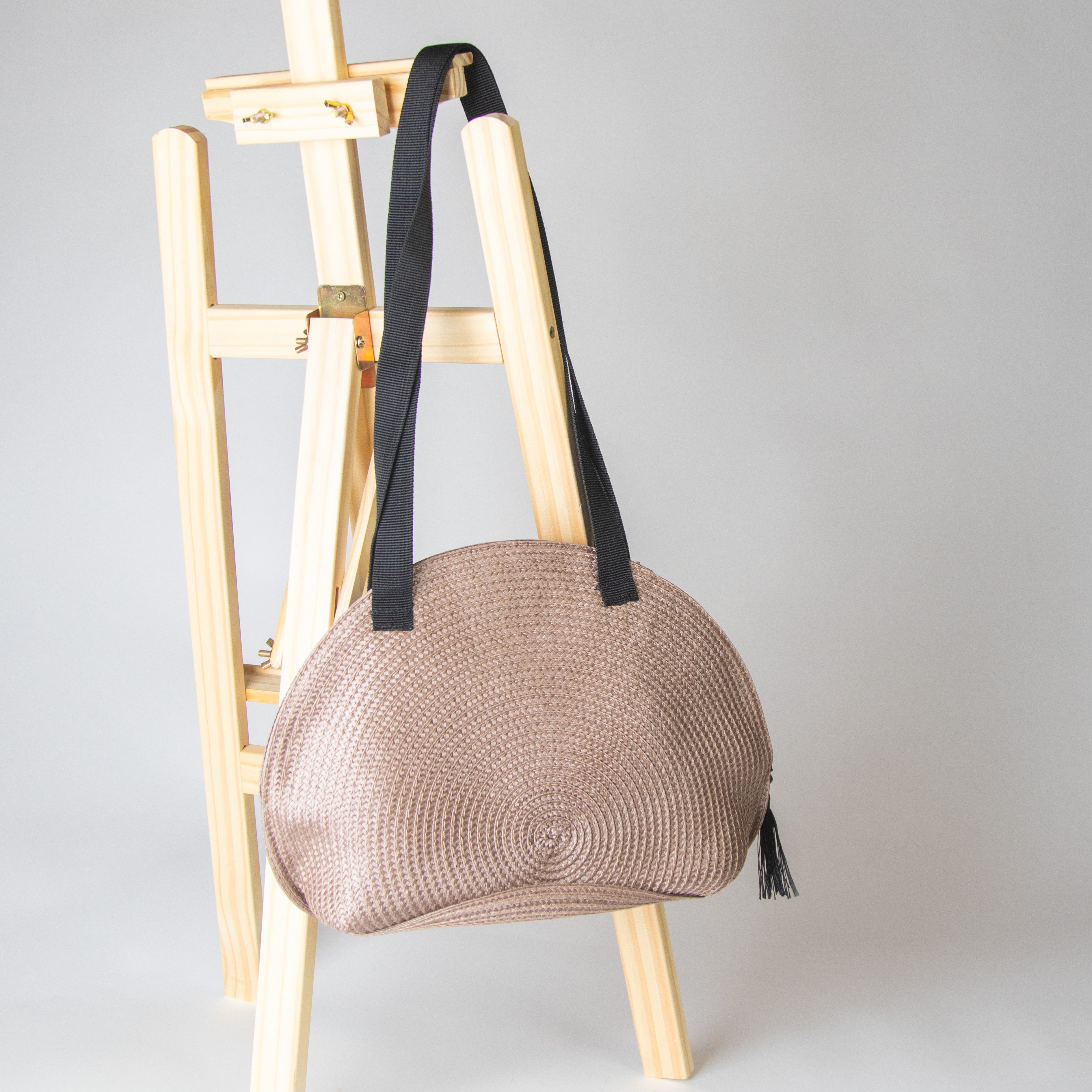 حقيبة يد كبيرة