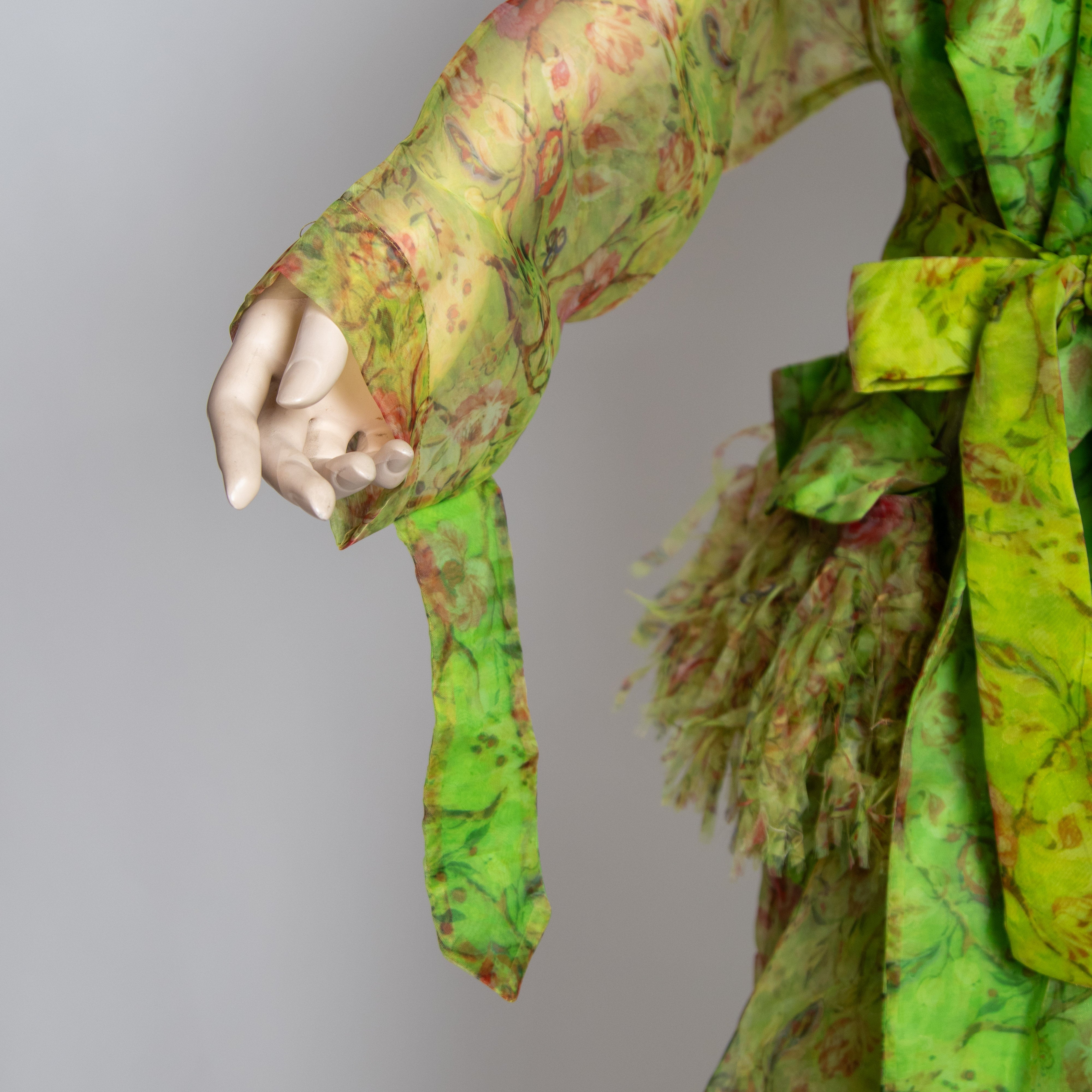 فستان مع حزام باللون الأخضر