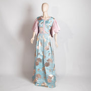 فستان وردي مع سماوي