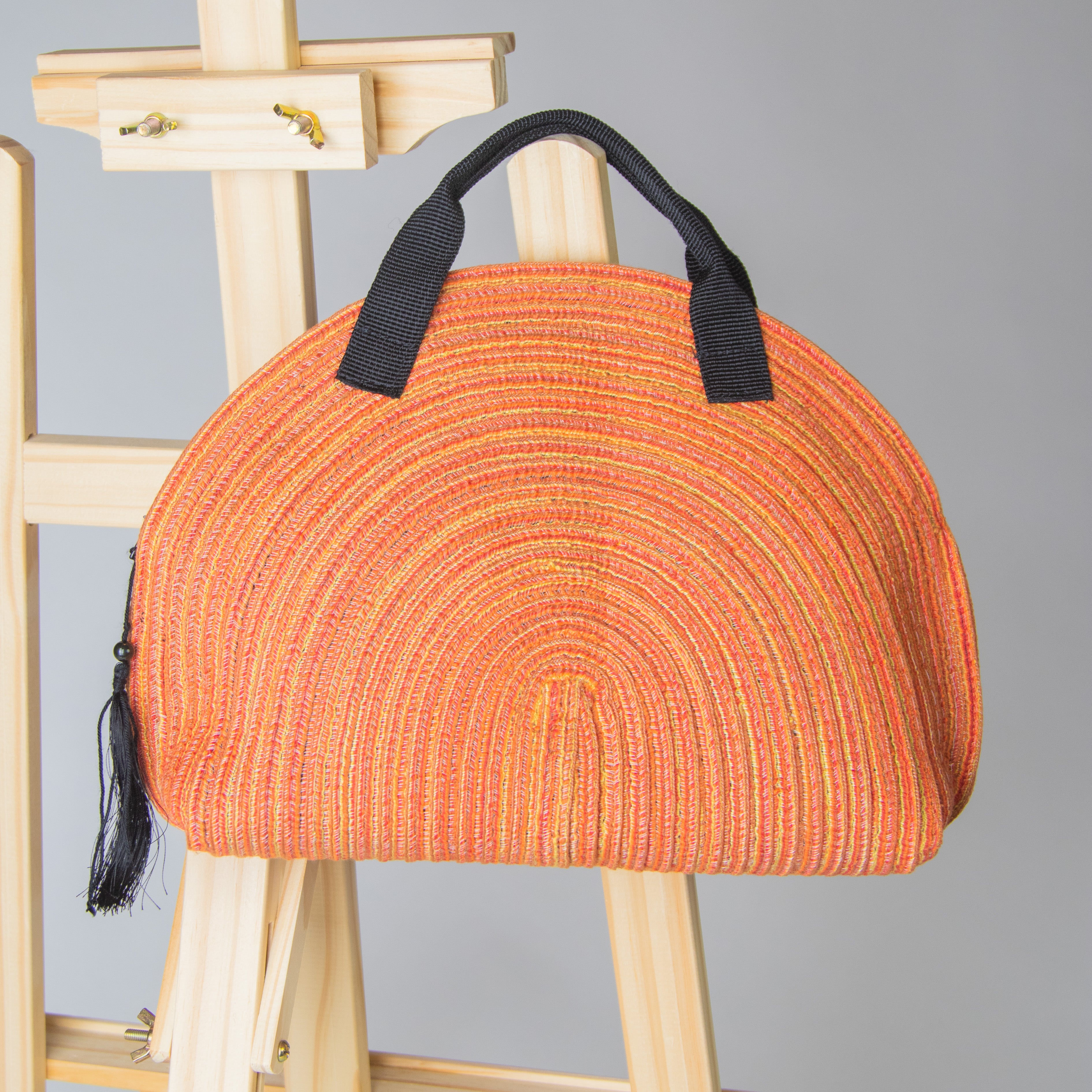 حقيبة يد متوسطة