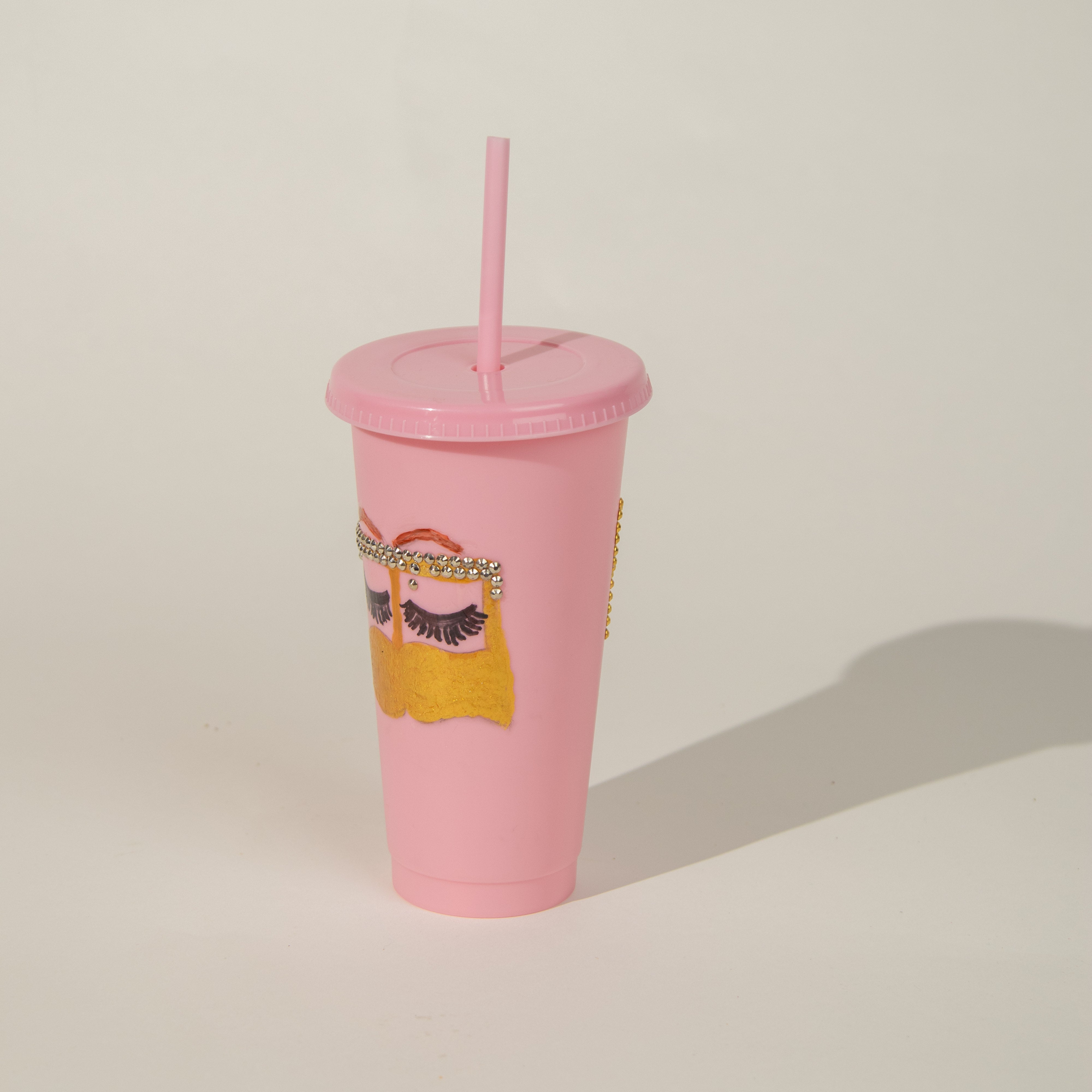 كوب بلاستيك للمشروبات الباردة