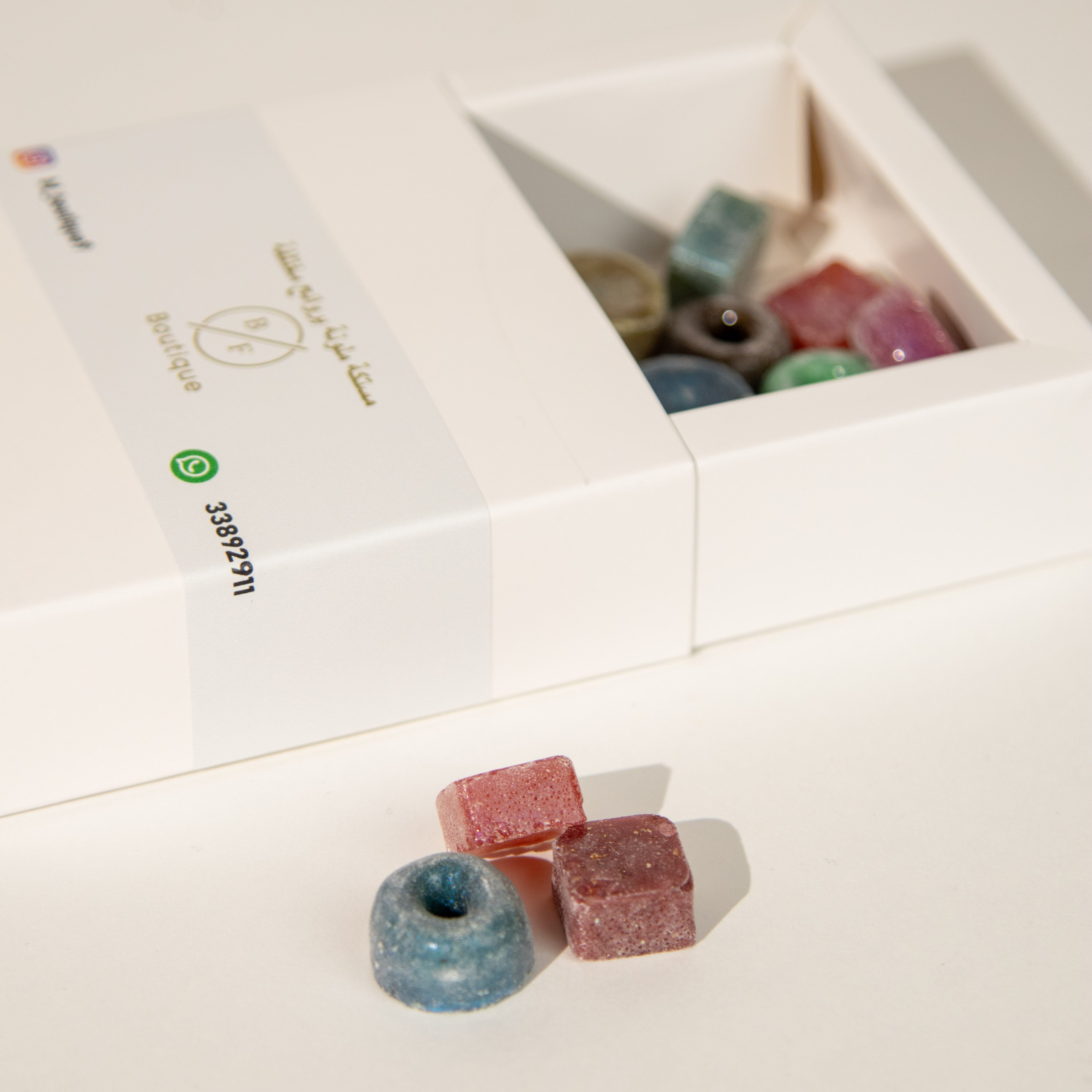 مستكة ملونة