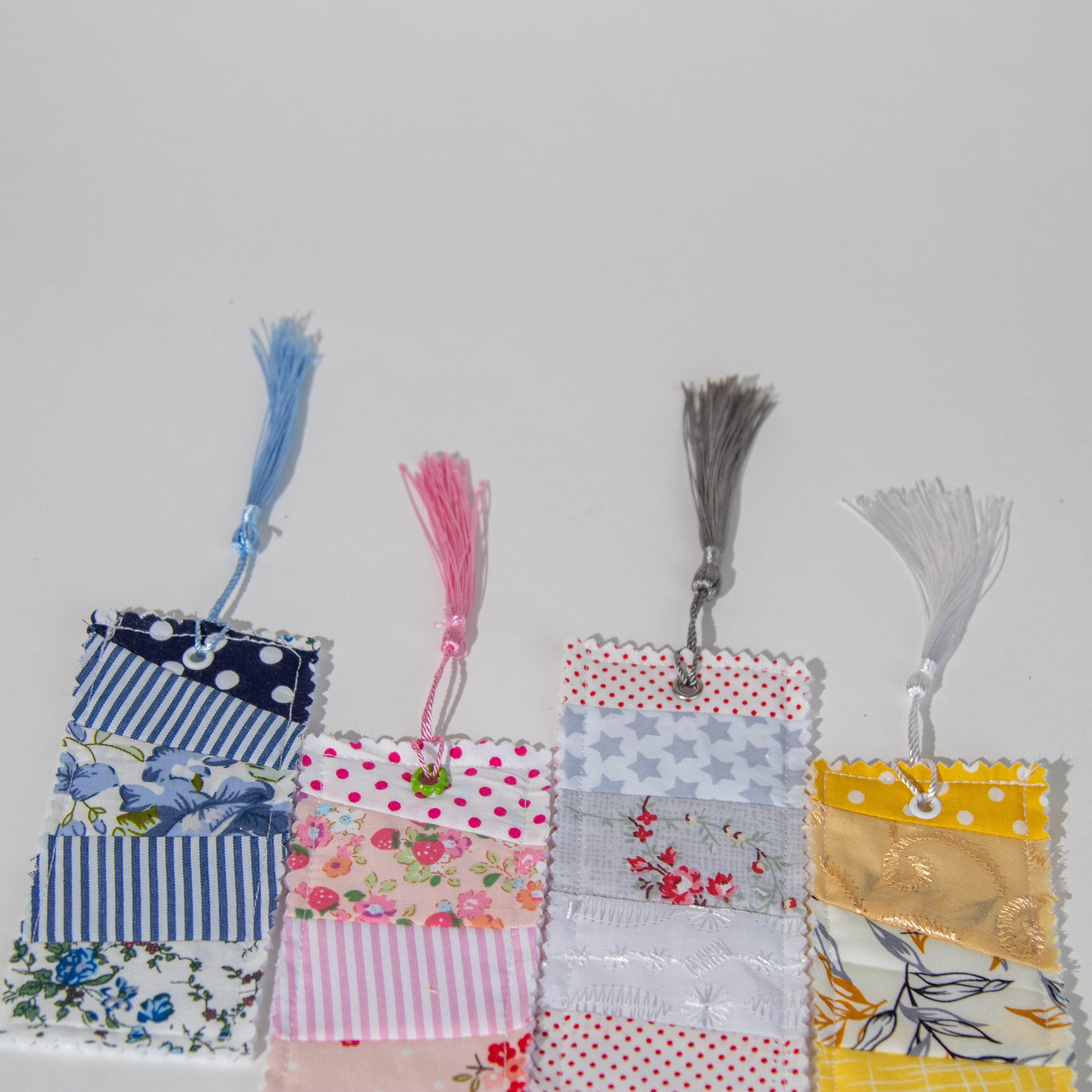 فواصل كتاب قماشية