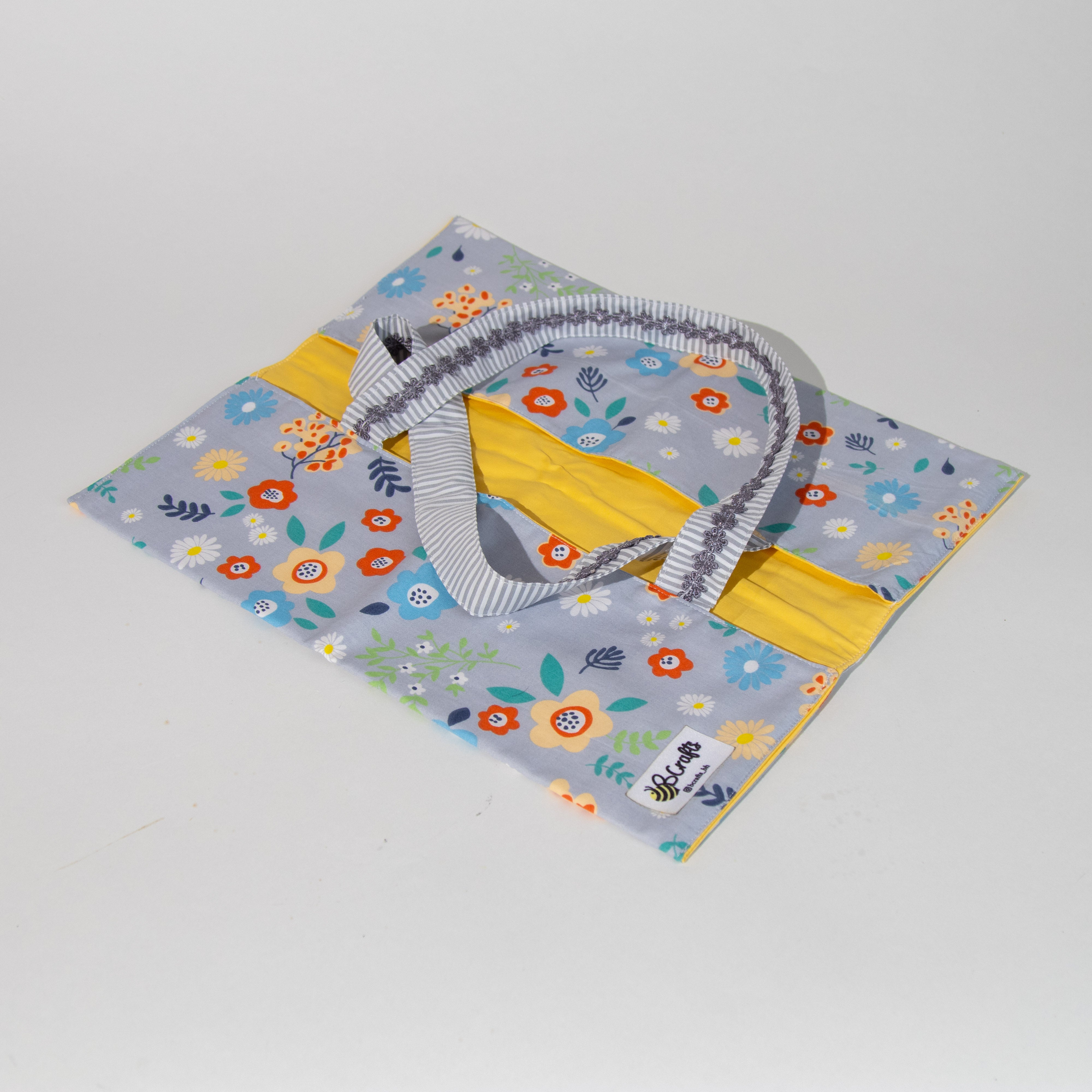 حامل للصواني