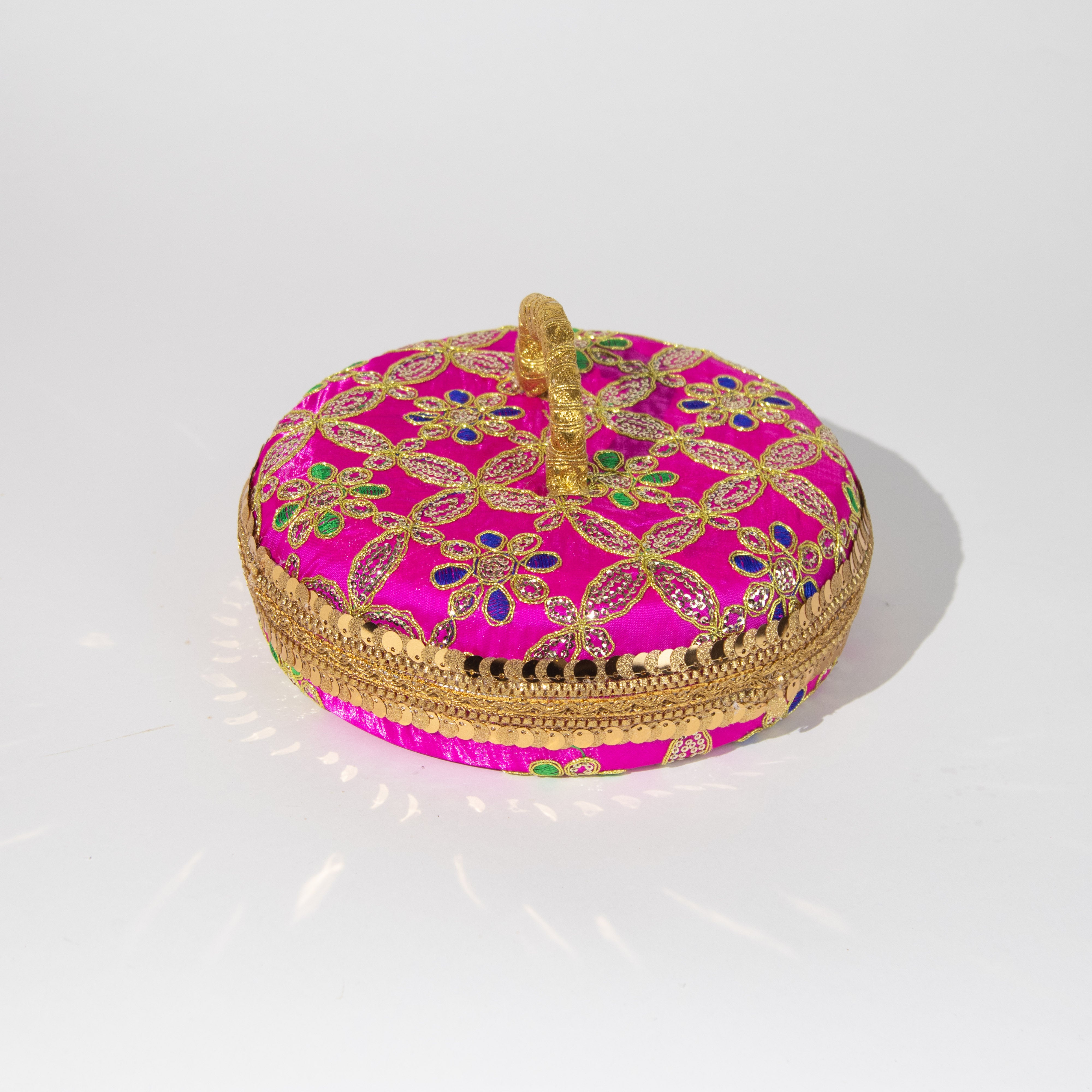 ملة كبيرة مع غطاء ومسكة