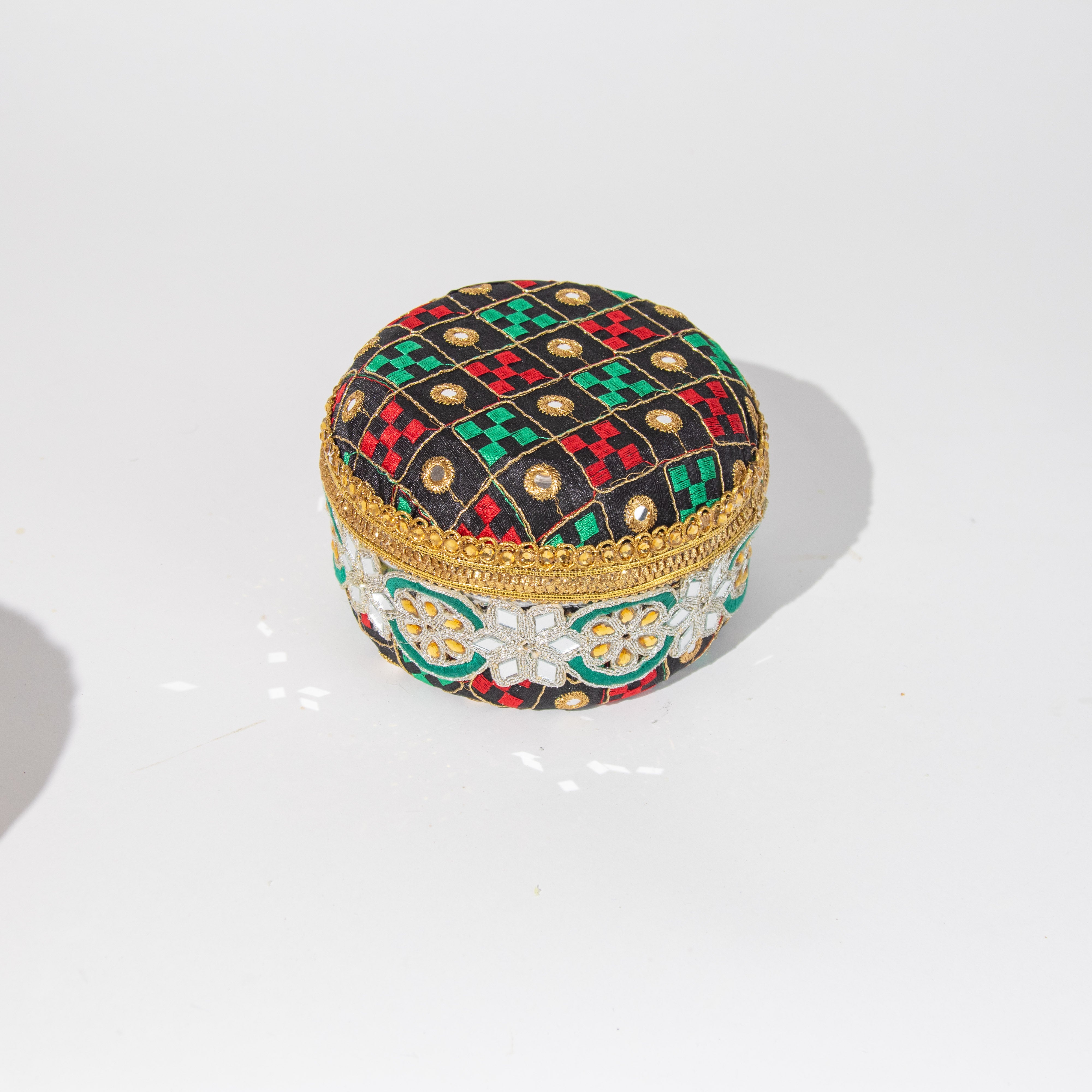 ملة صغيرة مع غطاء