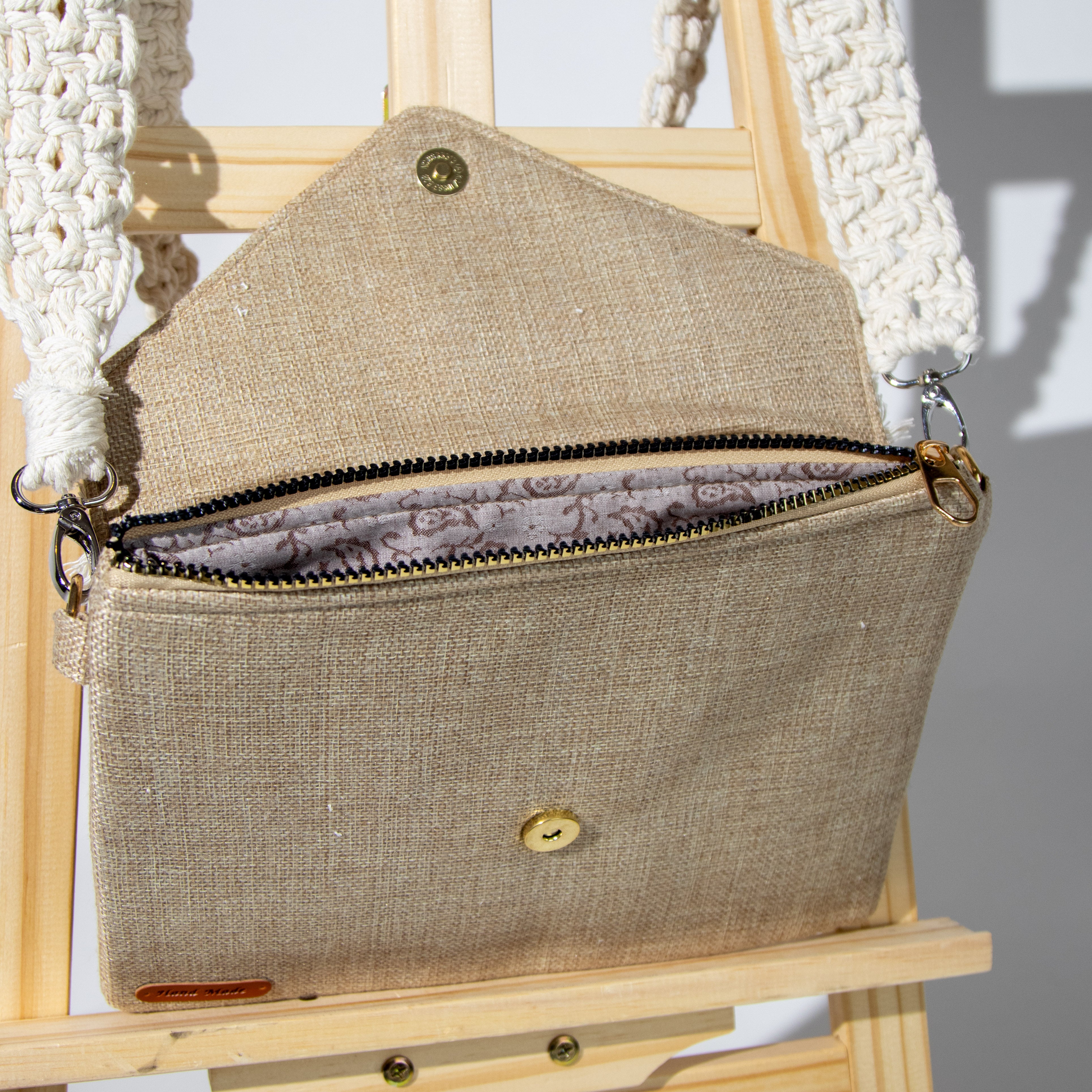 شنطة خيش بحزام مكرمية عريض