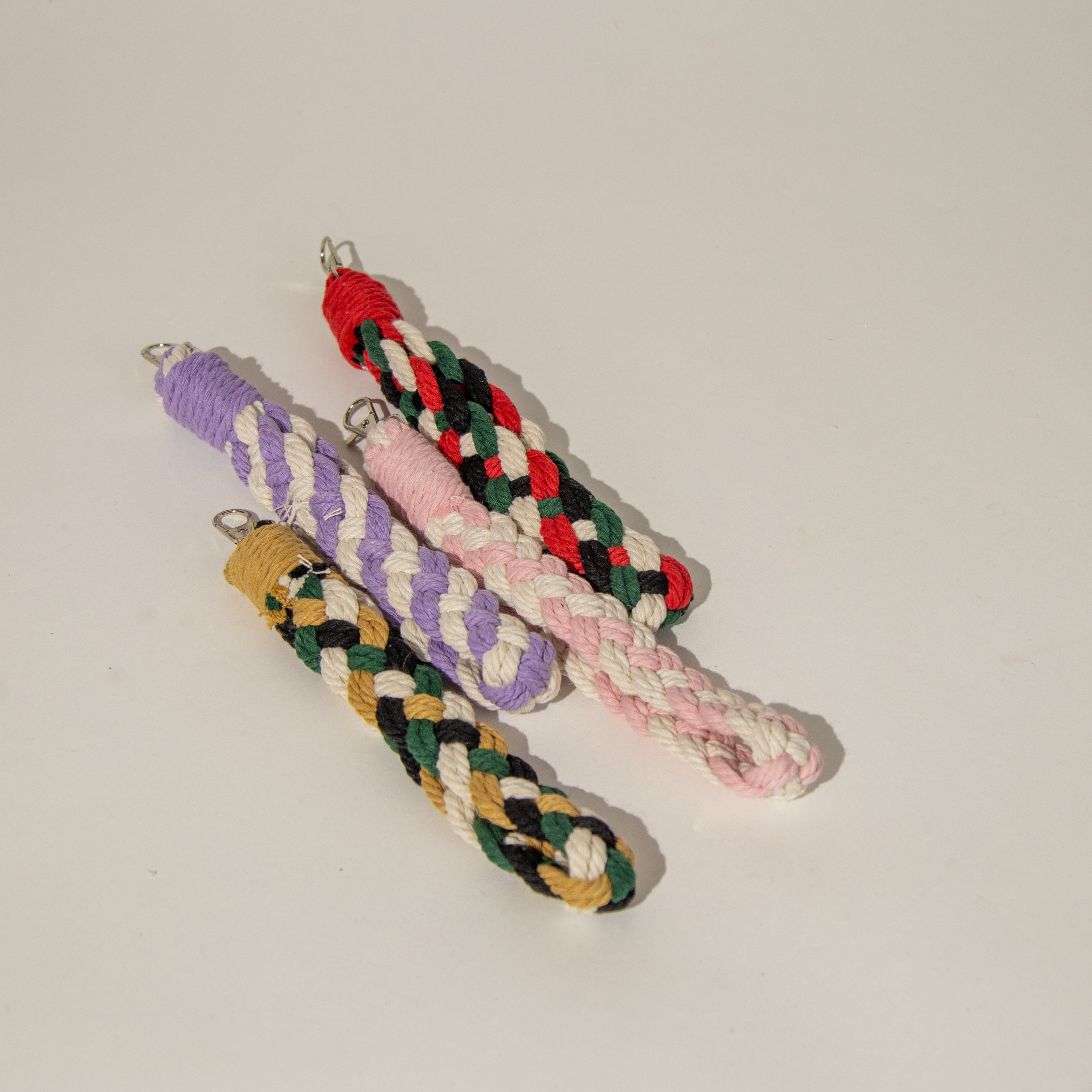 تعليقة للهاتف مكرمية