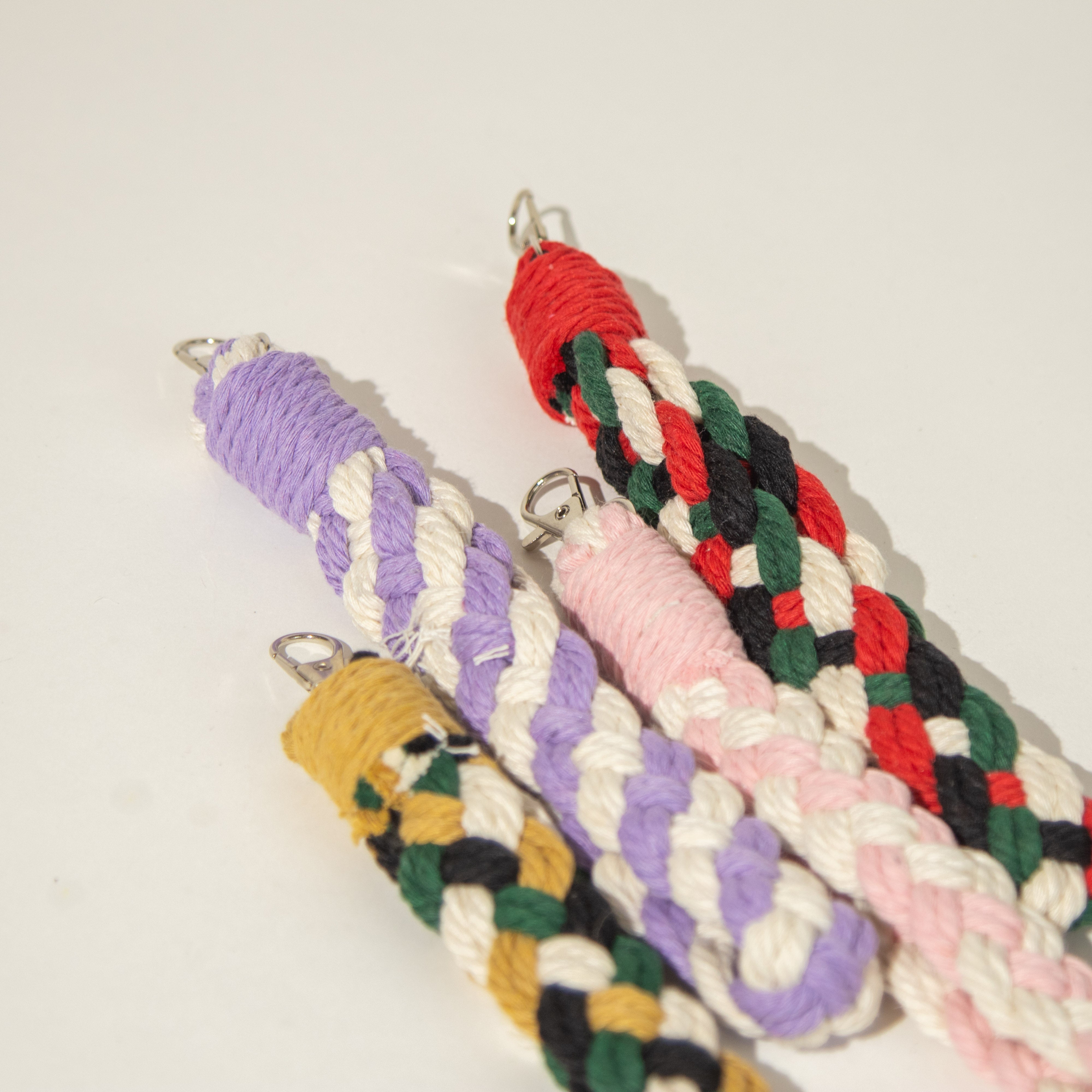 تعليقة للهاتف مكرمية