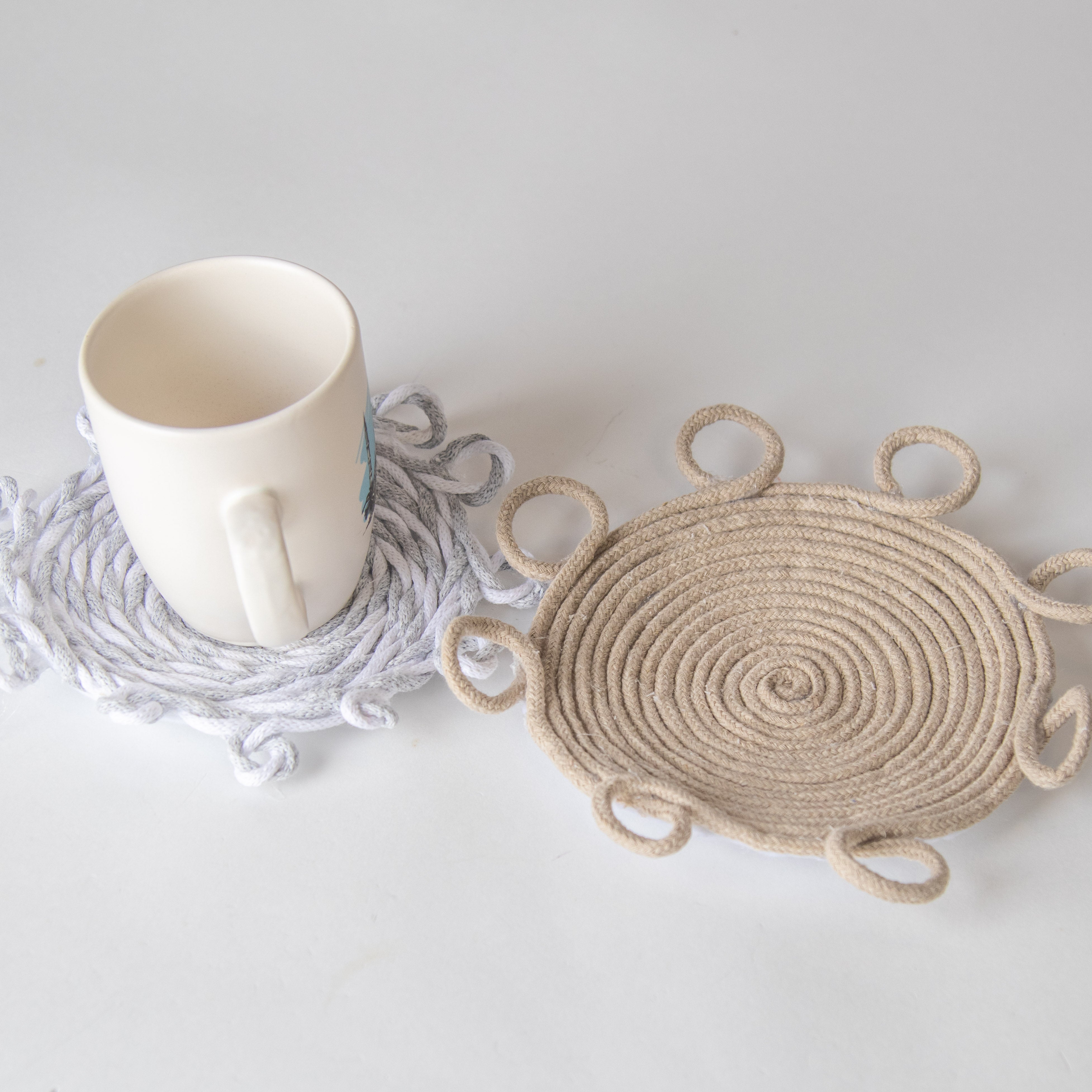 قاعدة للكوب