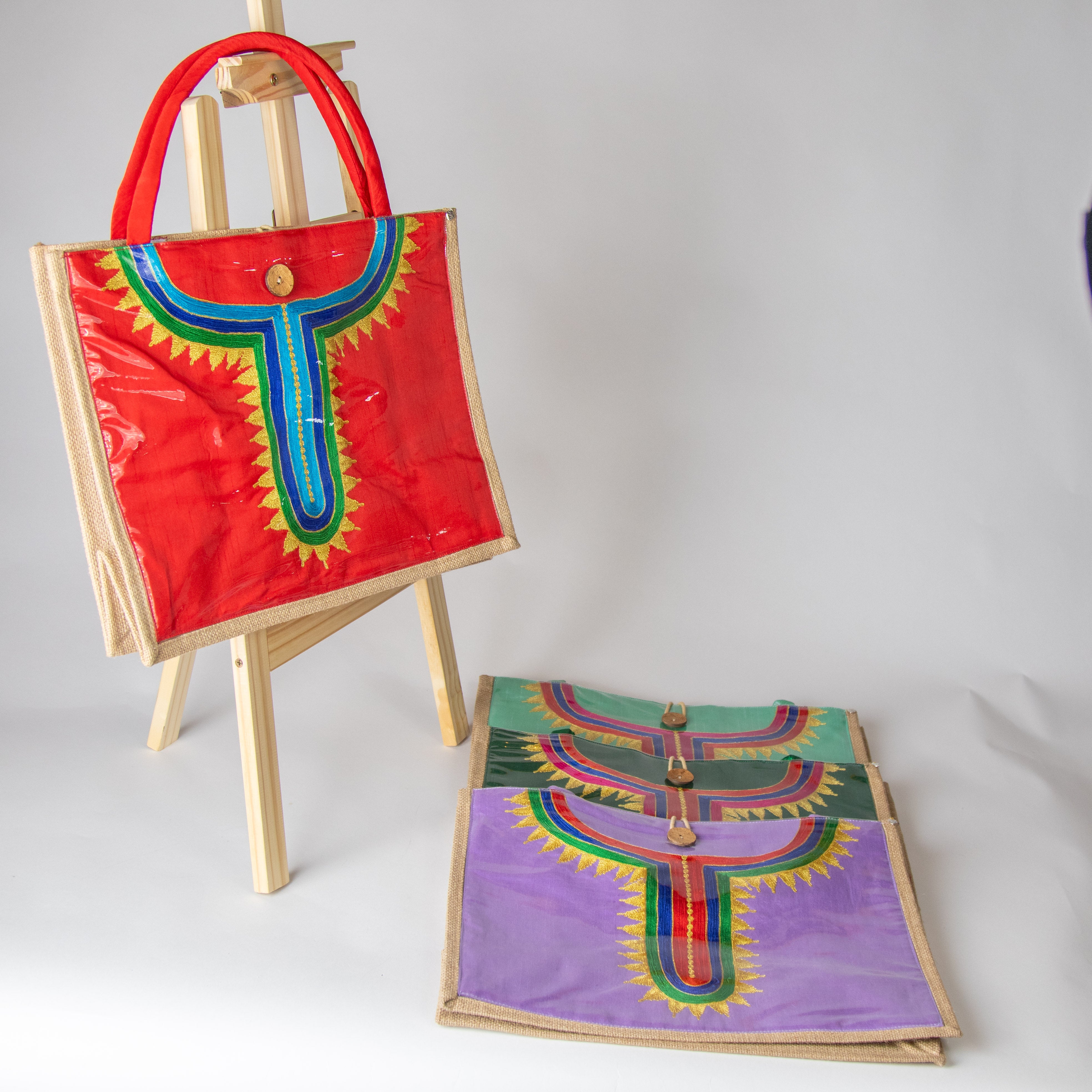 حقيبة كبيرة على شكل جلابية