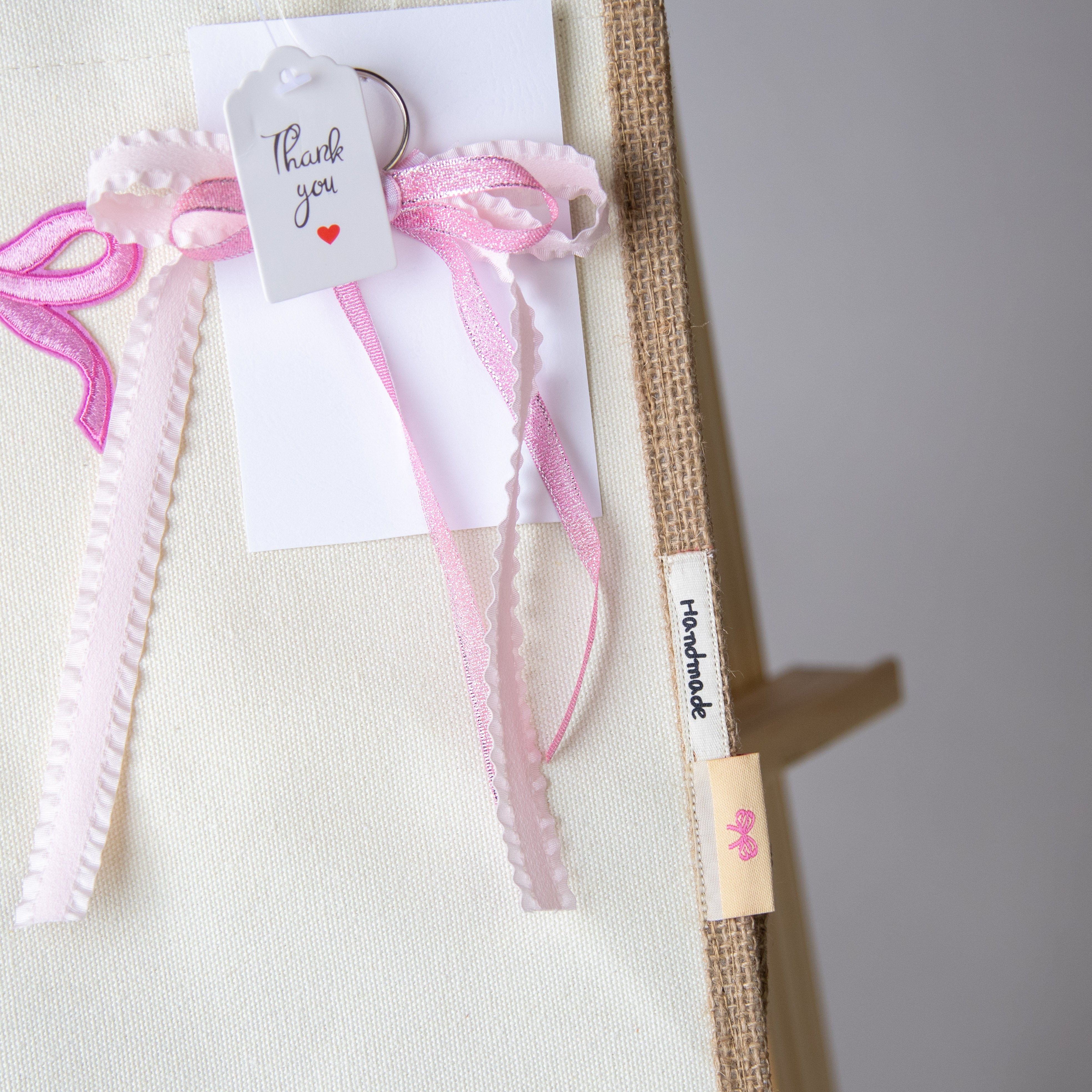 حقيبة أوف وايت مع تطريز