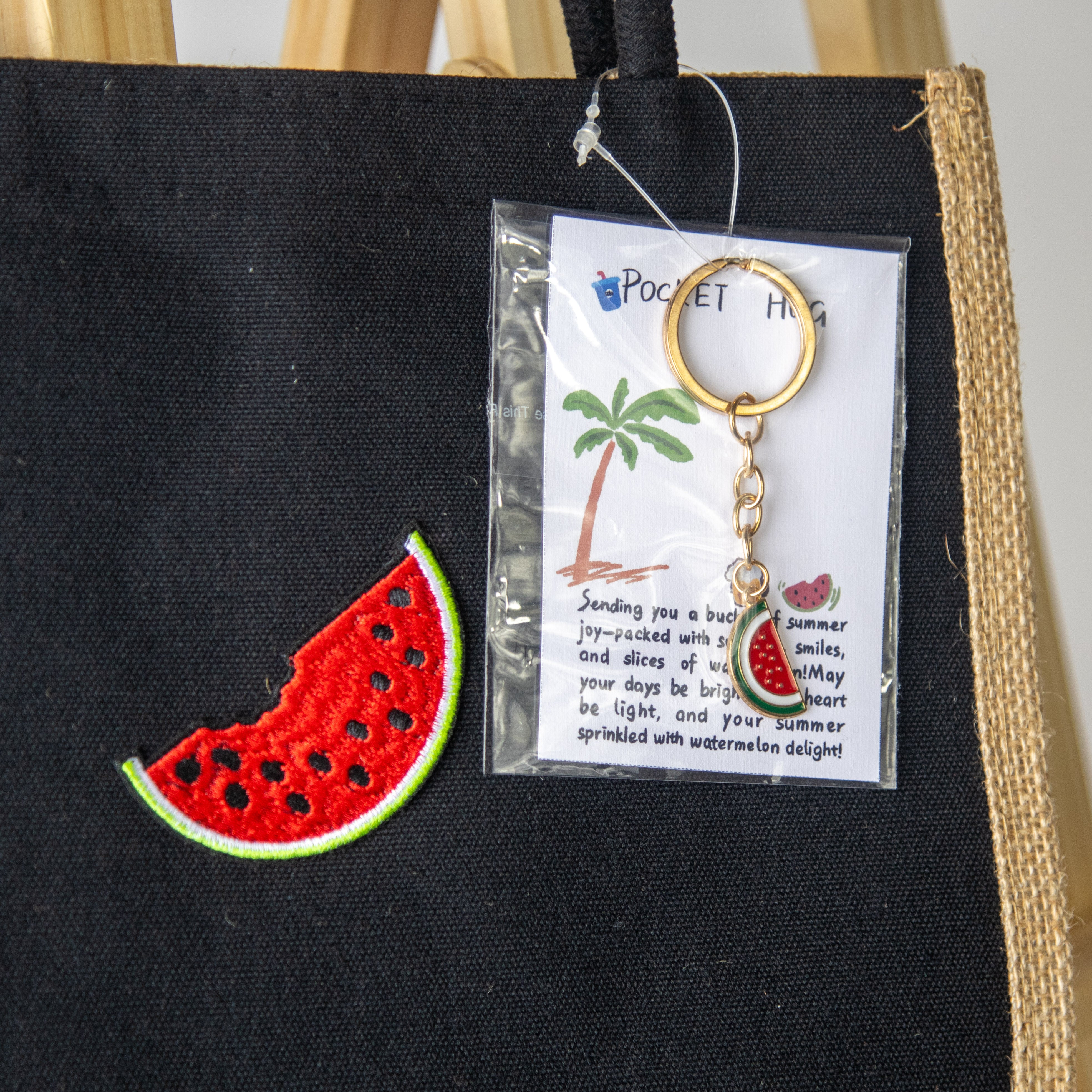 حقيبة سوداء مع تطريز