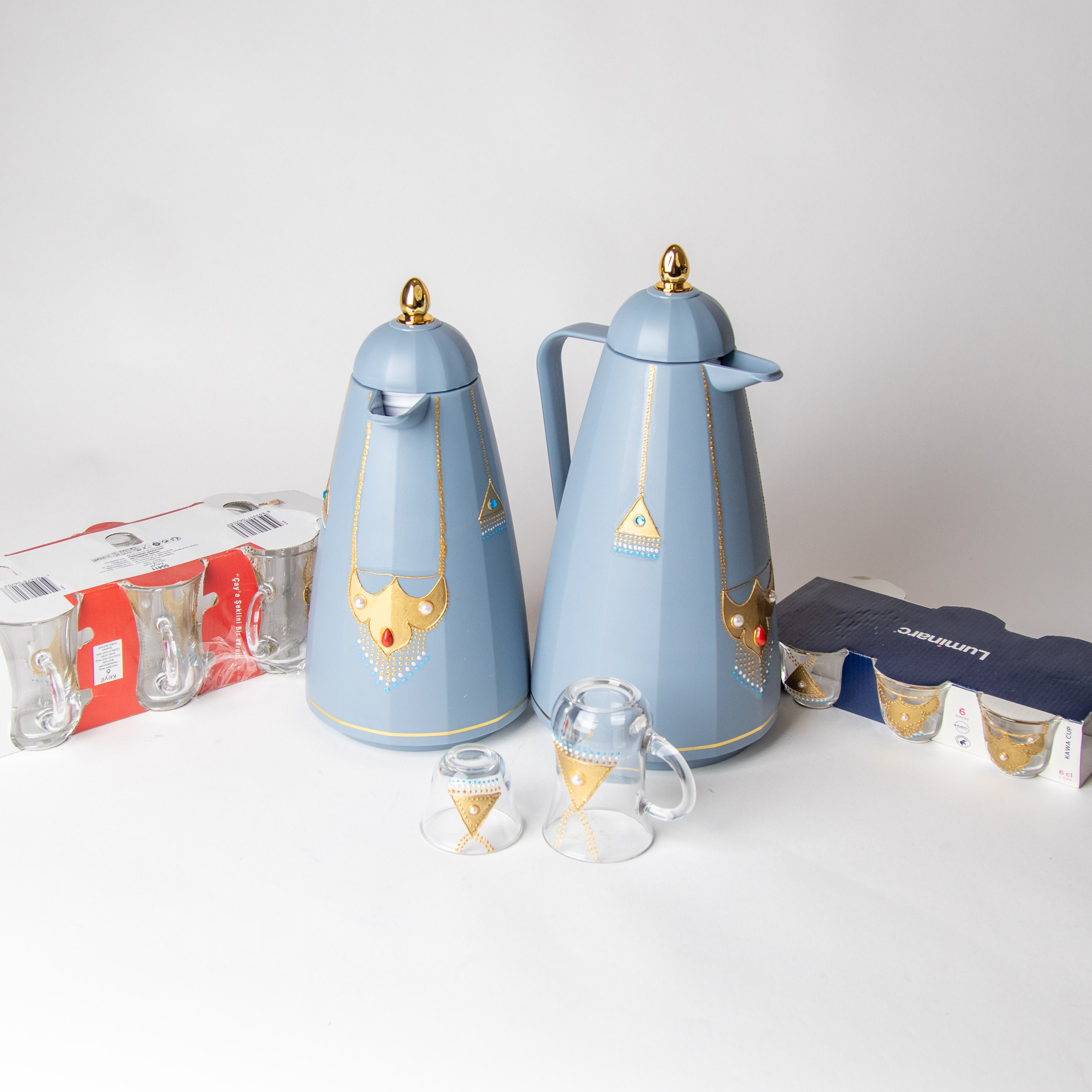 طقم الدلال والأكواب