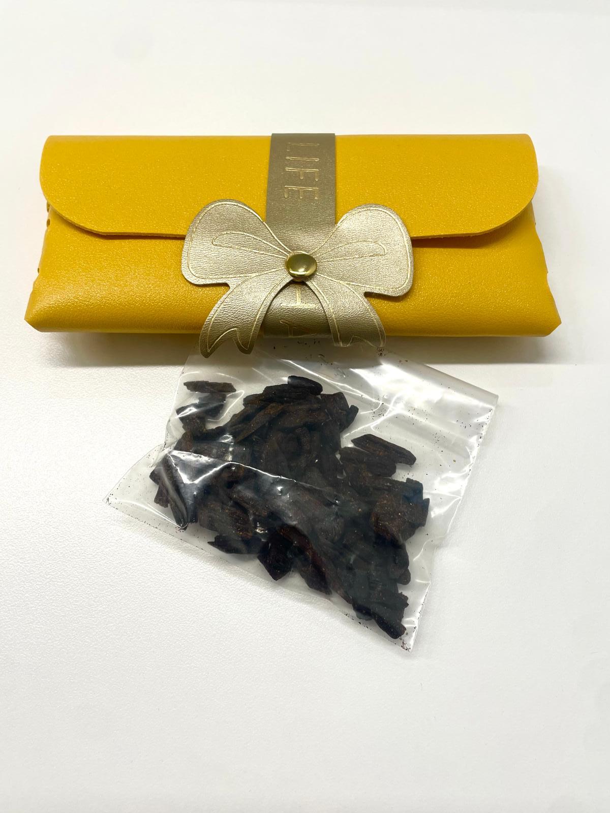 حقيبة صغيرة مع عود