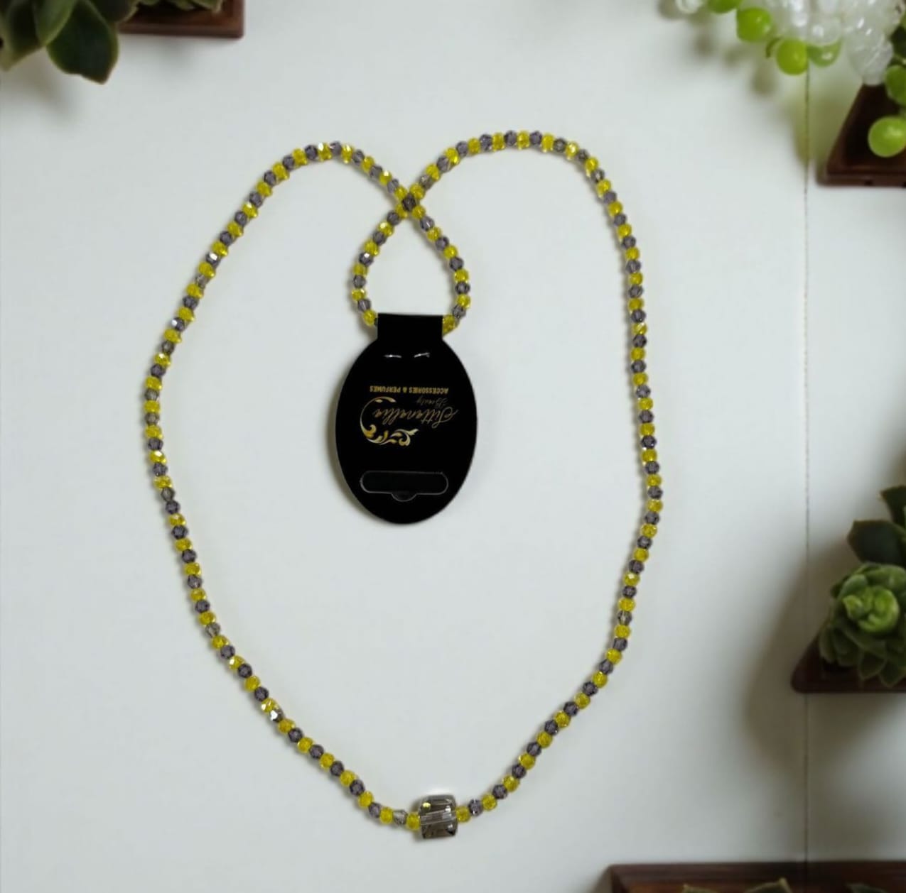 عقد طويل خرز فضي وأصفر