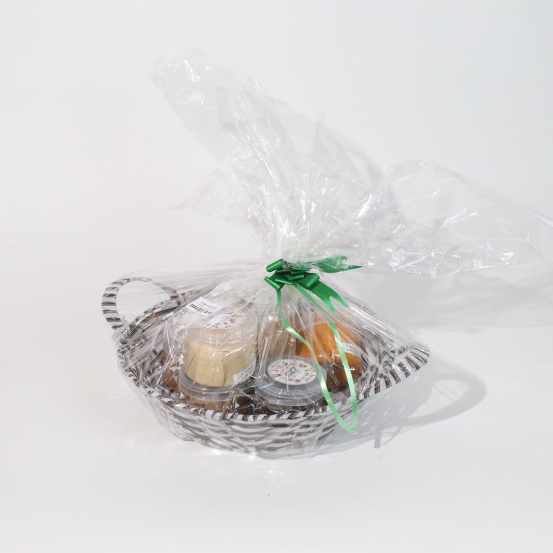 نقصه 8 علب بهارات