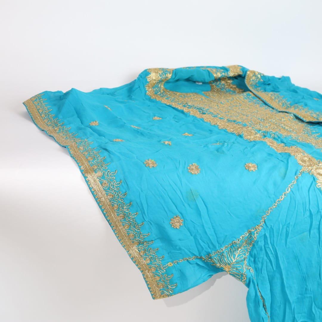 ثوب نشل فيروزي مع تطريز ذهبي