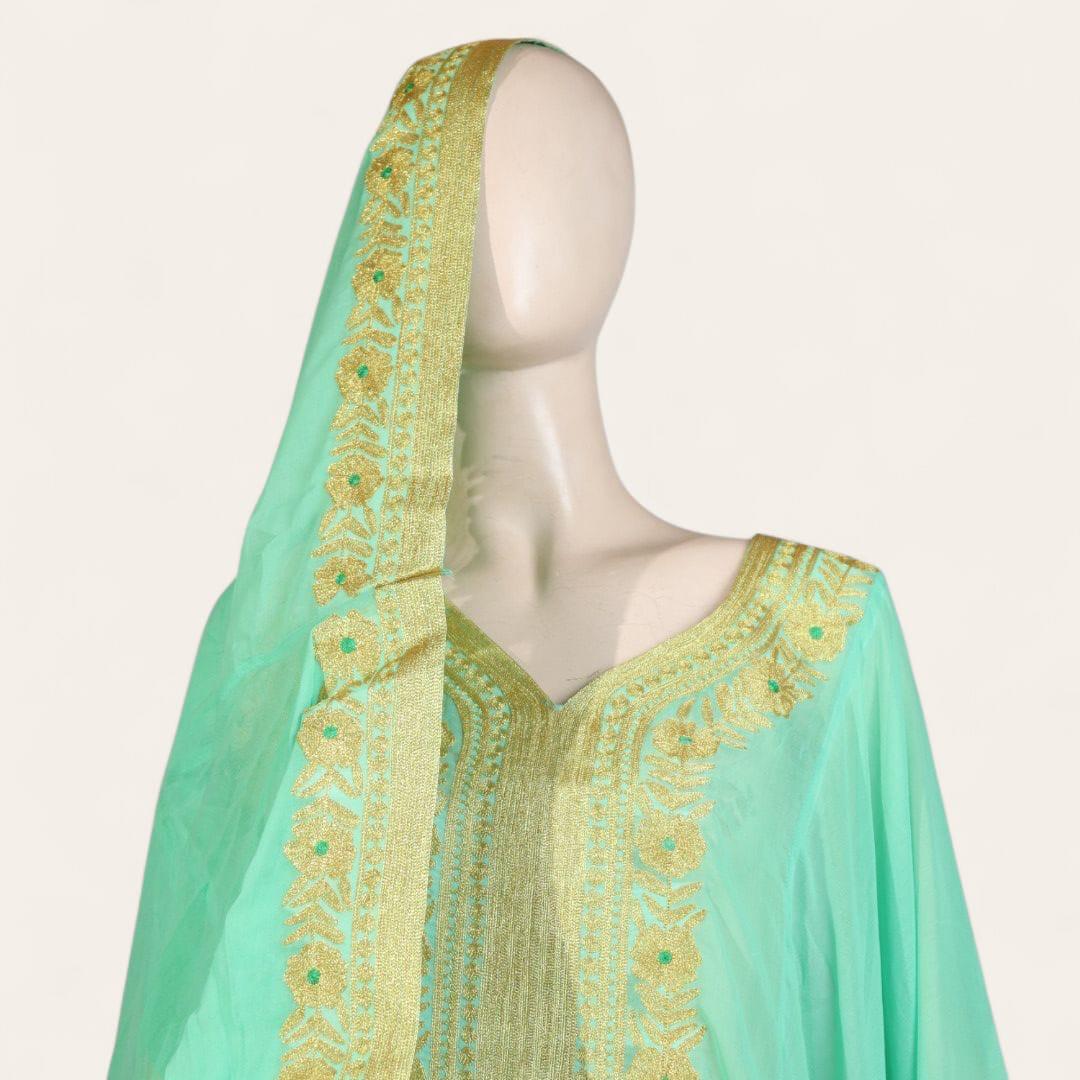 ثوب كورار تيفاني مع تطريز ذهبي