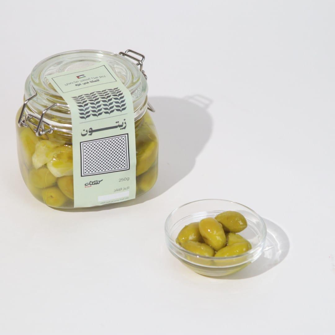 زيتون أخضر بزيت الزيتون