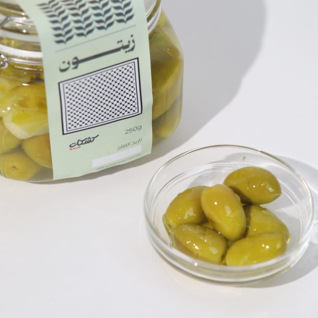 زيتون أخضر بزيت الزيتون