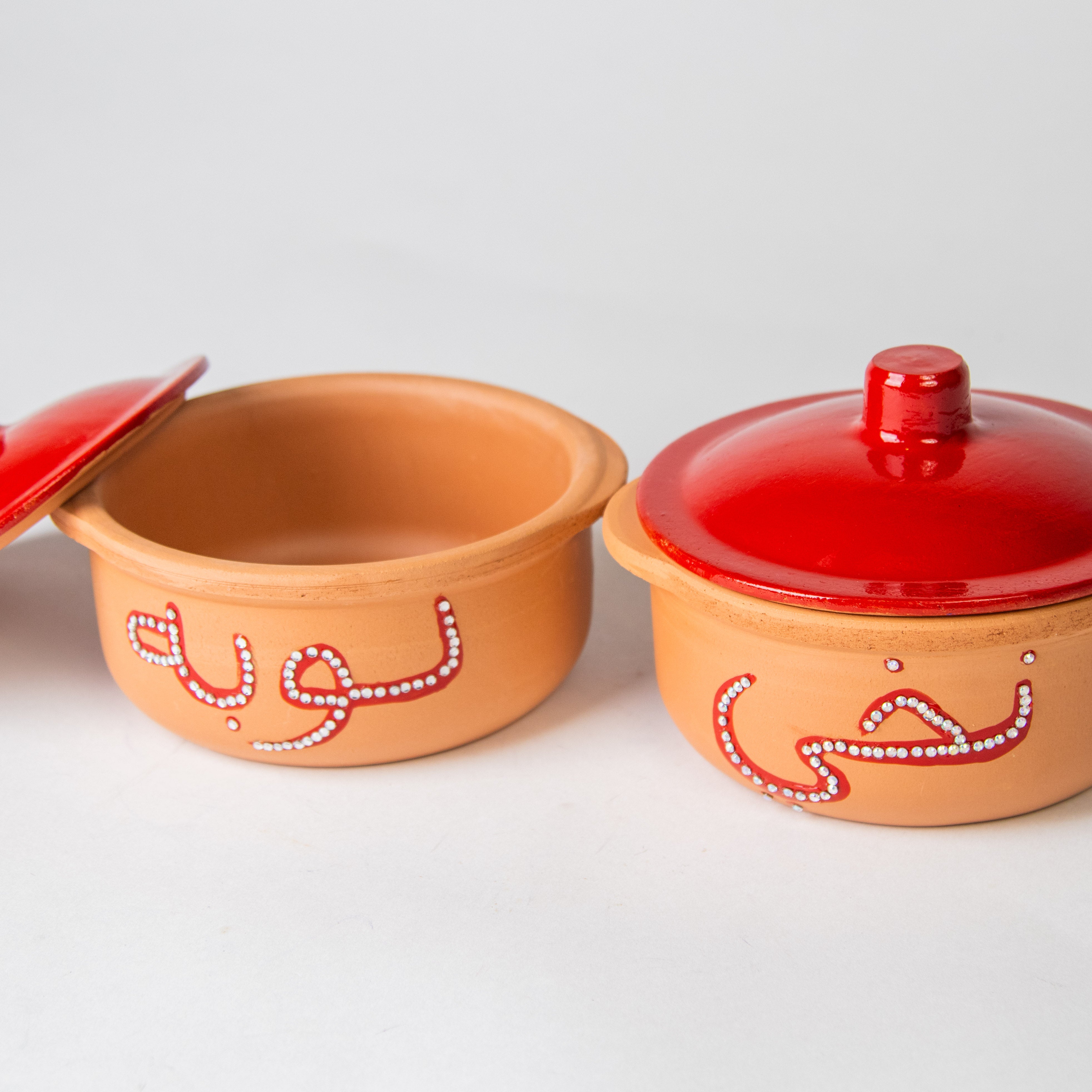 فخاريات بغطاء