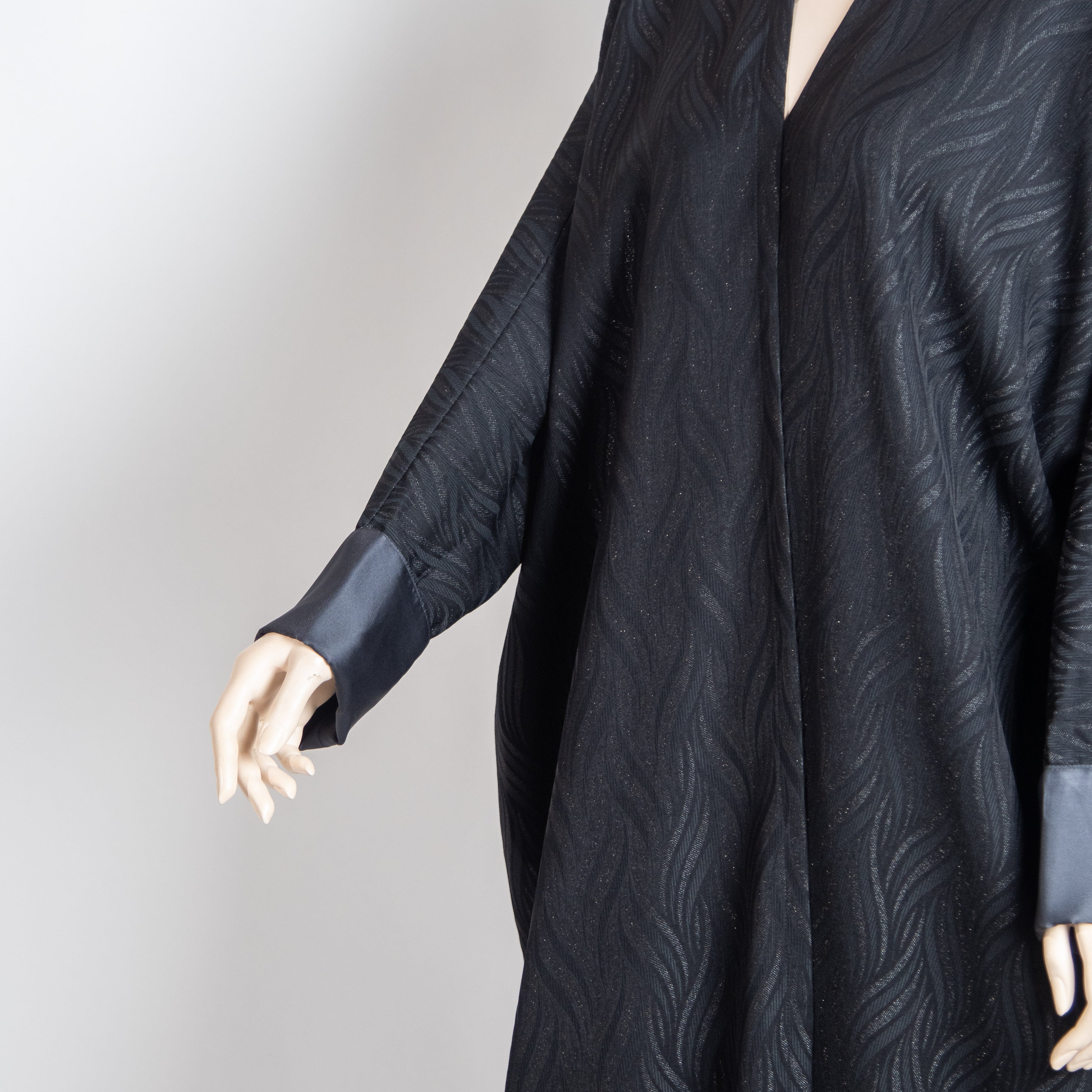 عباية بقصة البشت