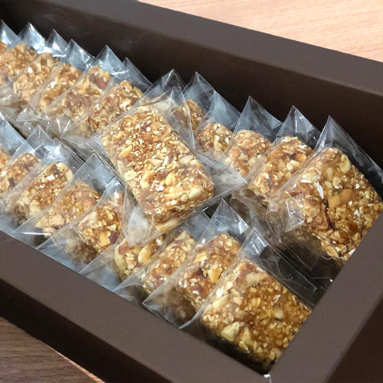 بار الشوفان الصحي بالتمر والمكسرات