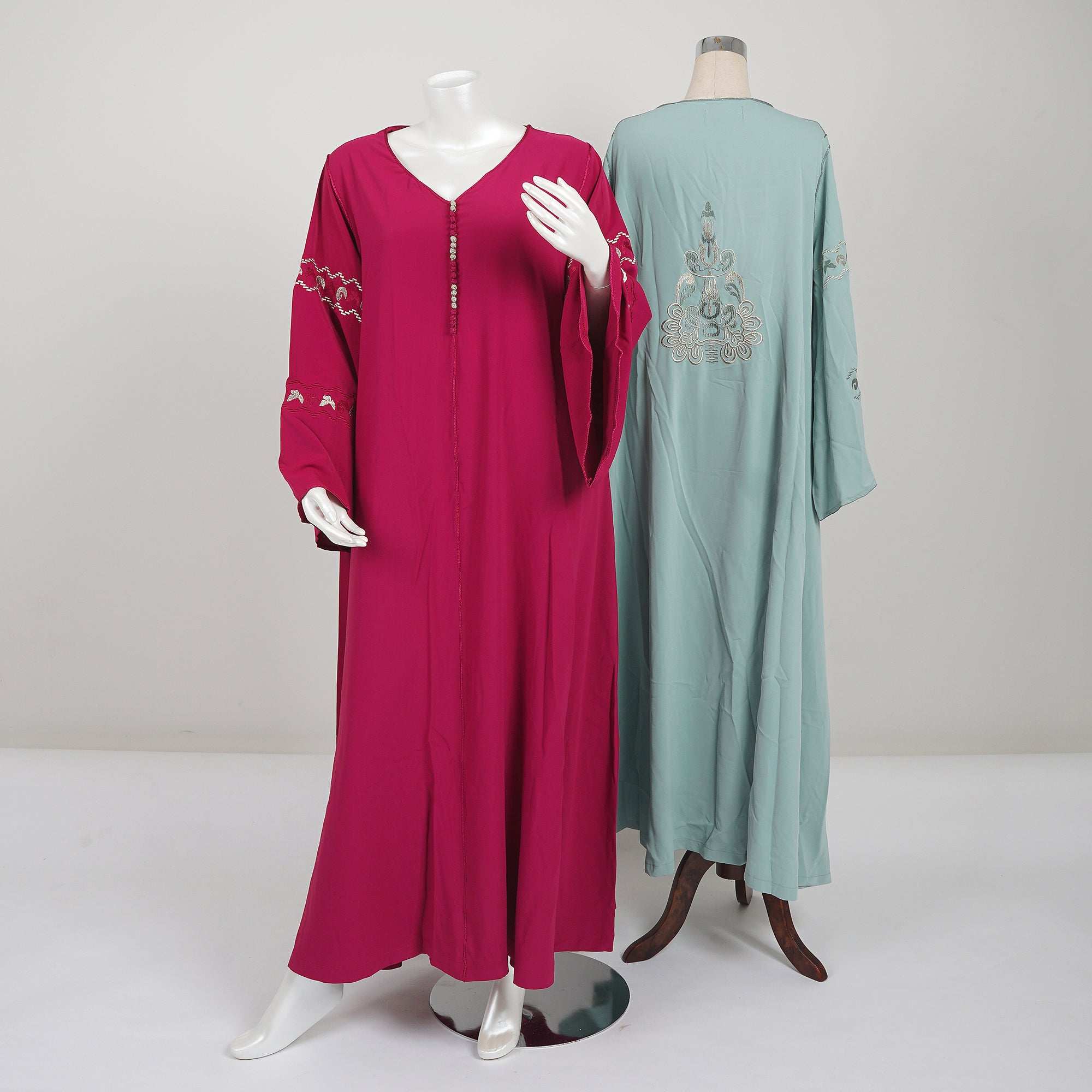 الملابس والعبايات والأقمشة