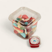 علبة كبيرة مشكلة من حلويات الجيلي