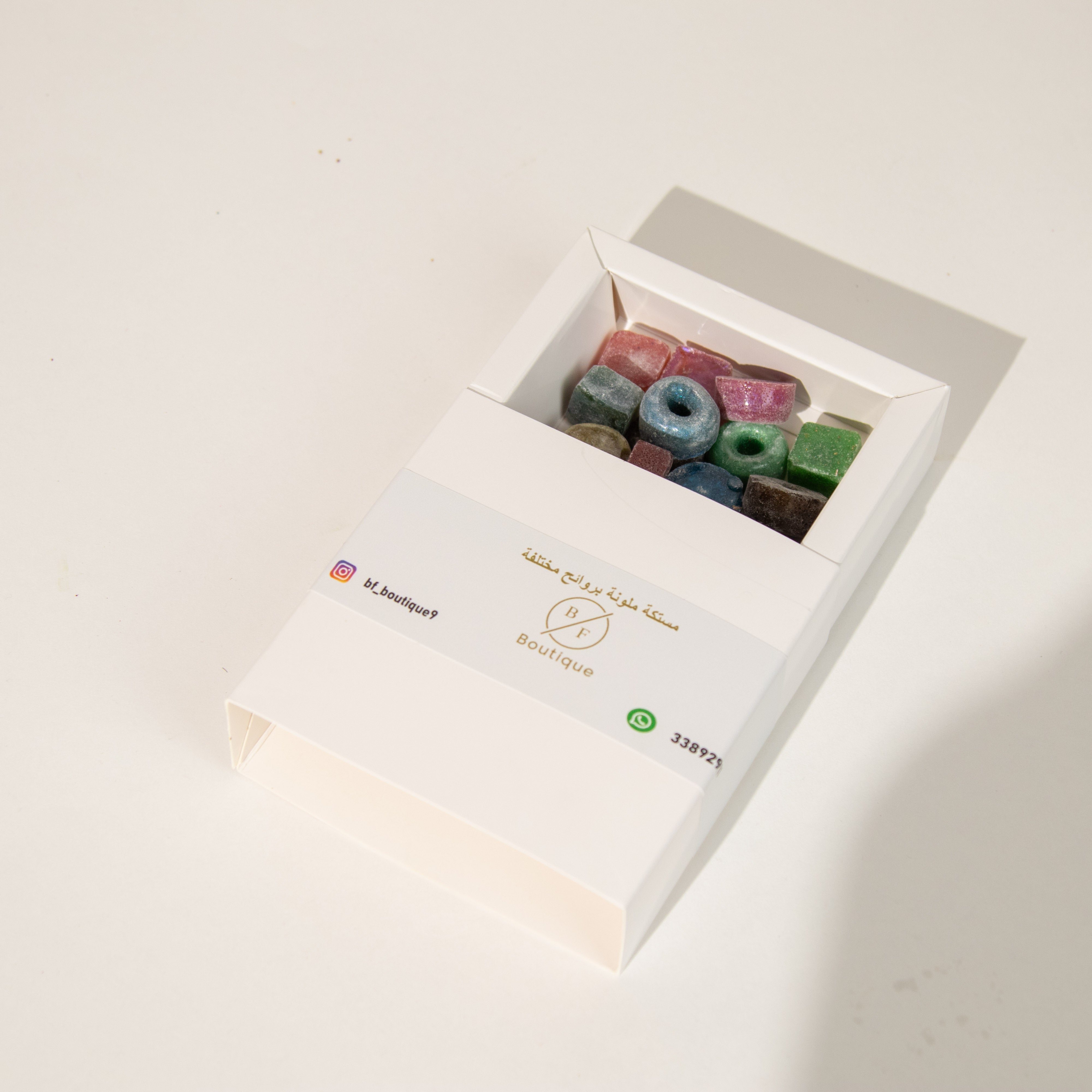 مستكة ملونة