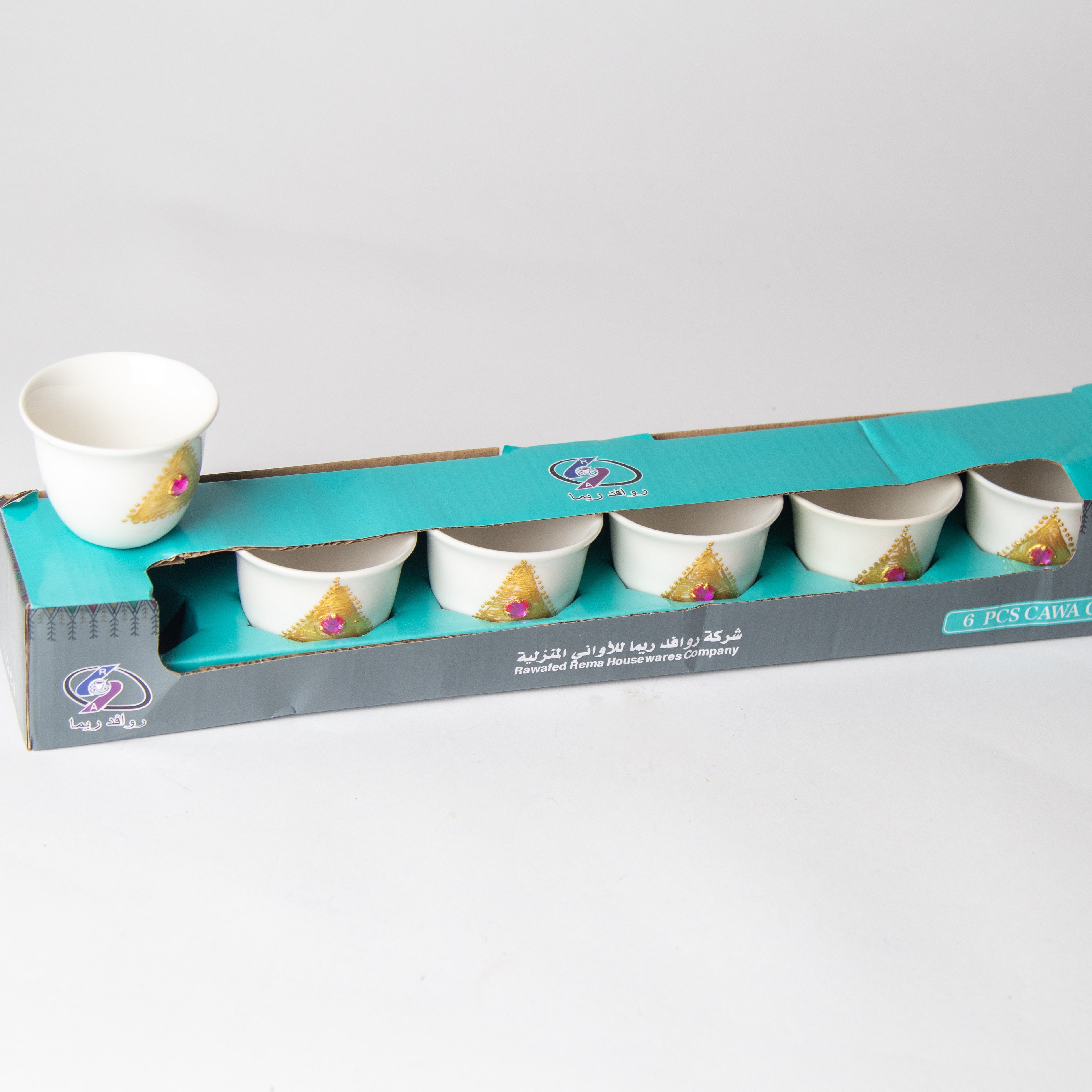 أكواب الشاي والقهوة بنقشة الذهب